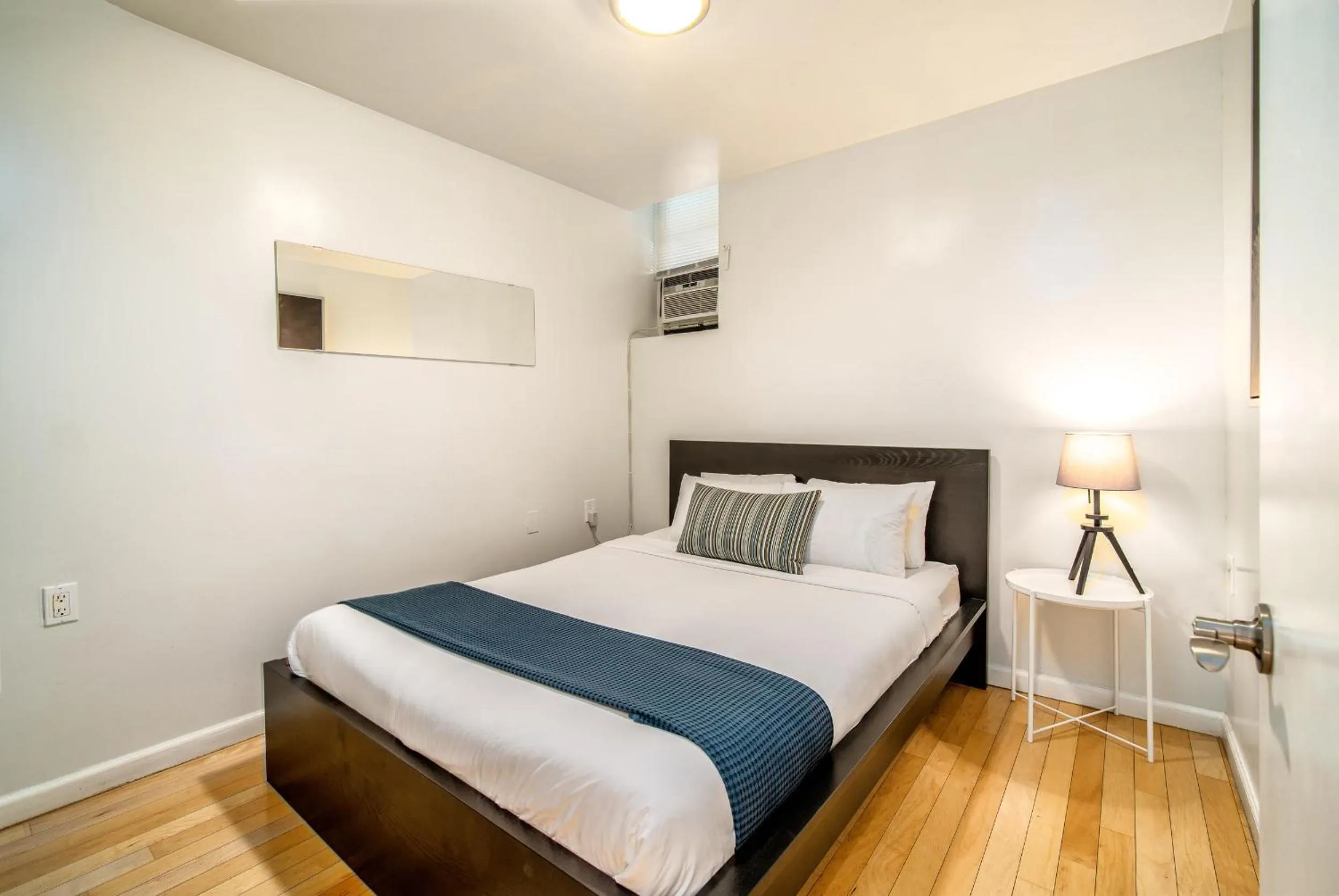 Bed in AIR Venice on the Beach