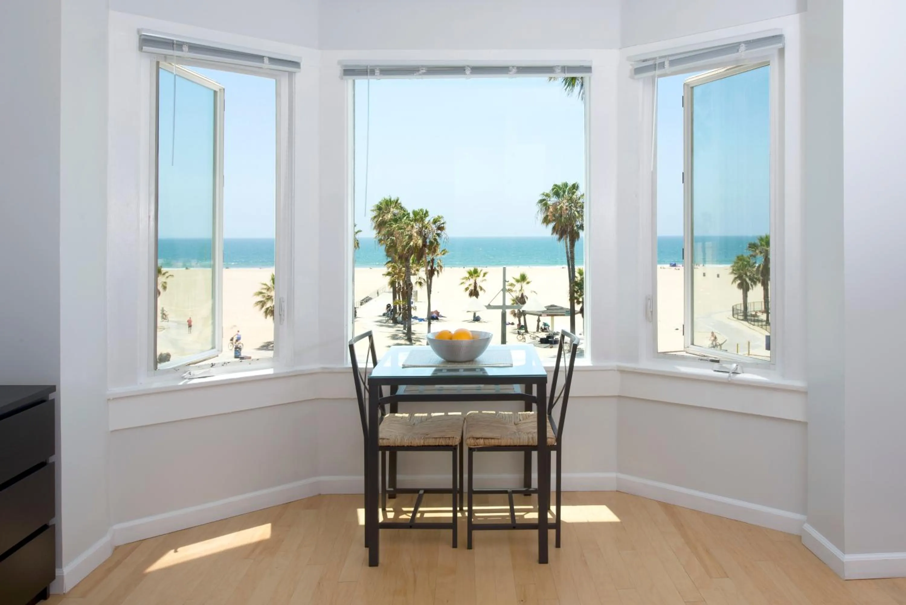 AIR Venice on the Beach