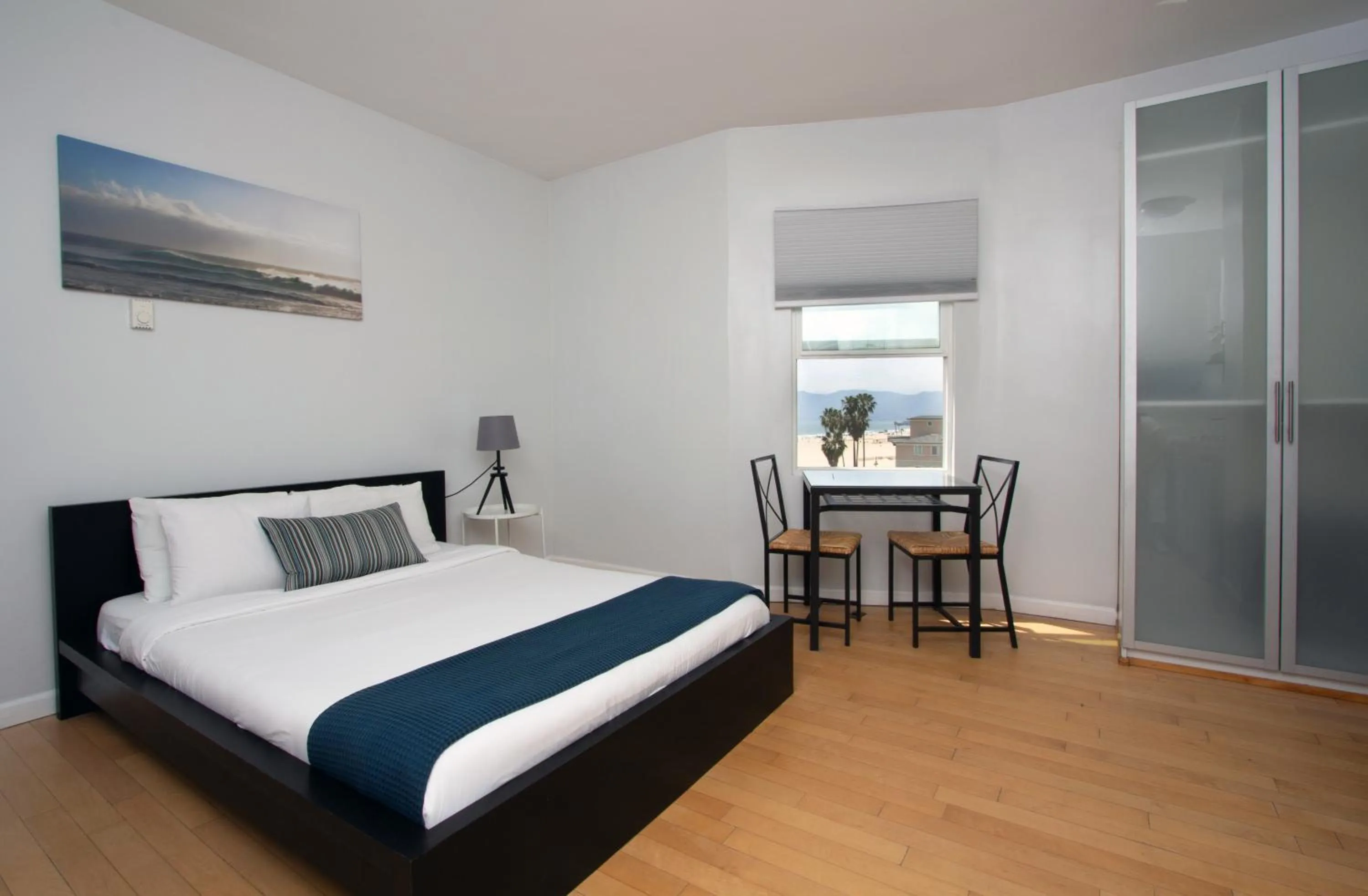 Bed in AIR Venice on the Beach