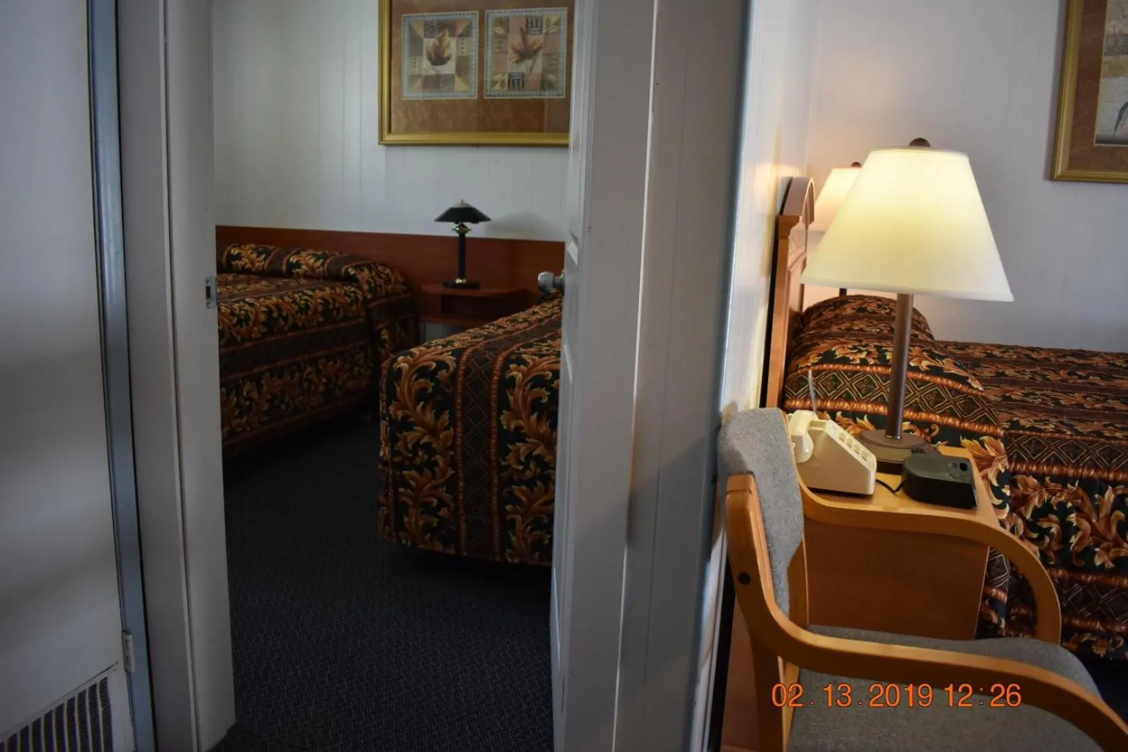 Bed in Evening Star Motel