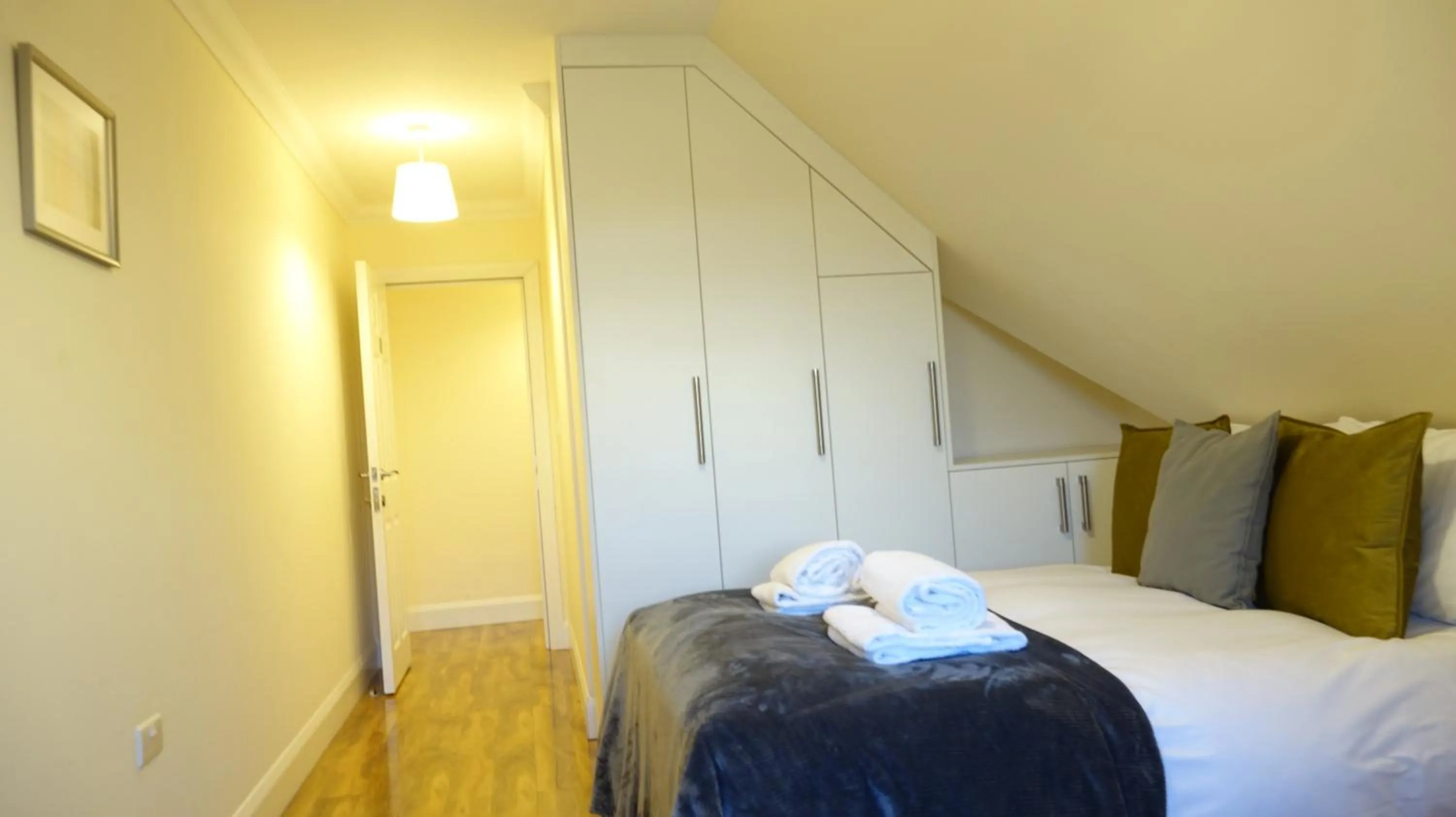 Bedroom in RC Airport Rooms