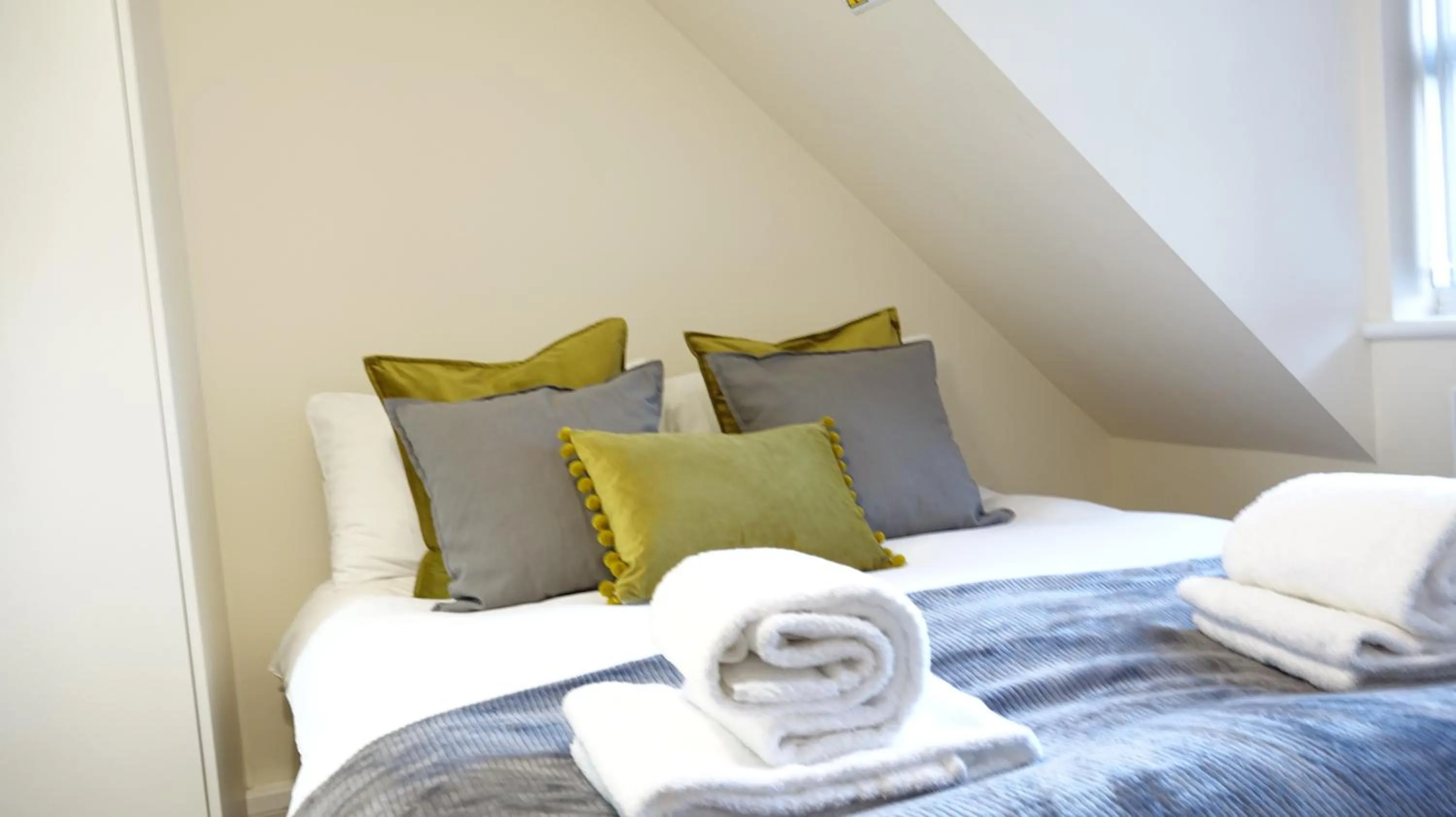 Bedroom in RC Airport Rooms