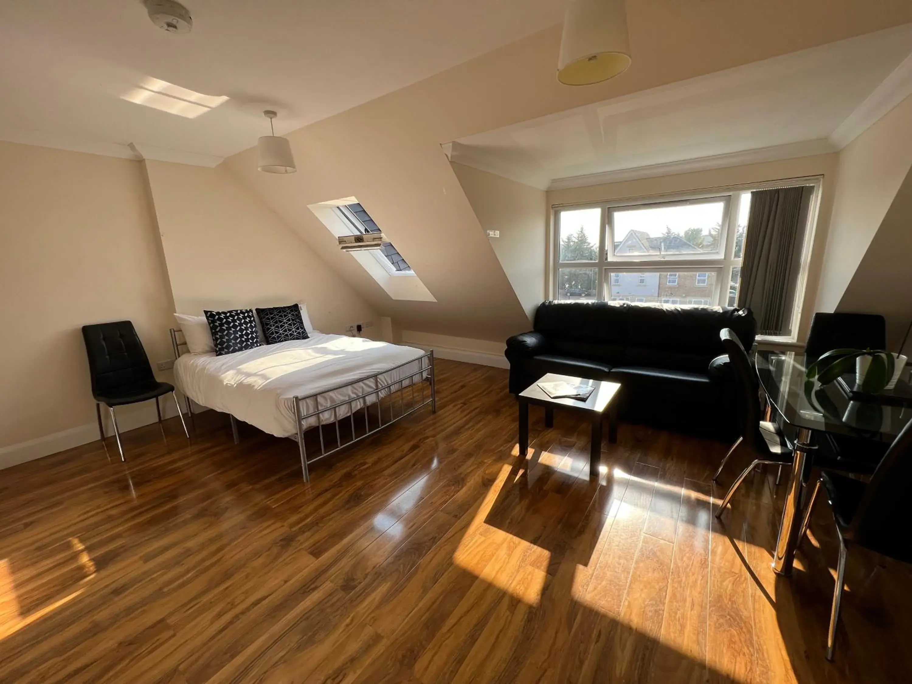 Deluxe Double Room - single occupancy in RC Airport Rooms Deluxe Double Room - single occupancy in RC Airport Rooms