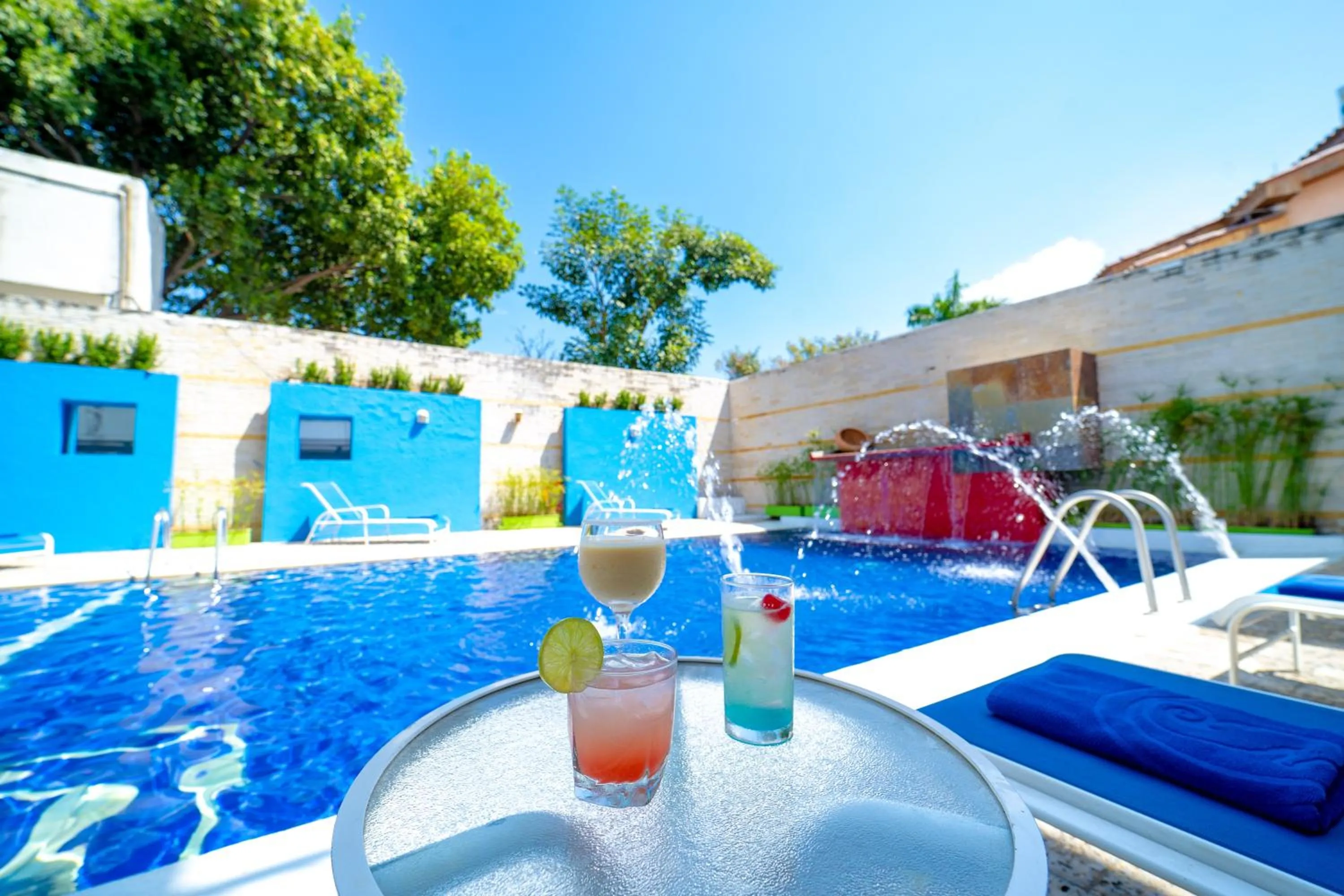 Swimming pool in Hotel Santorini Resort