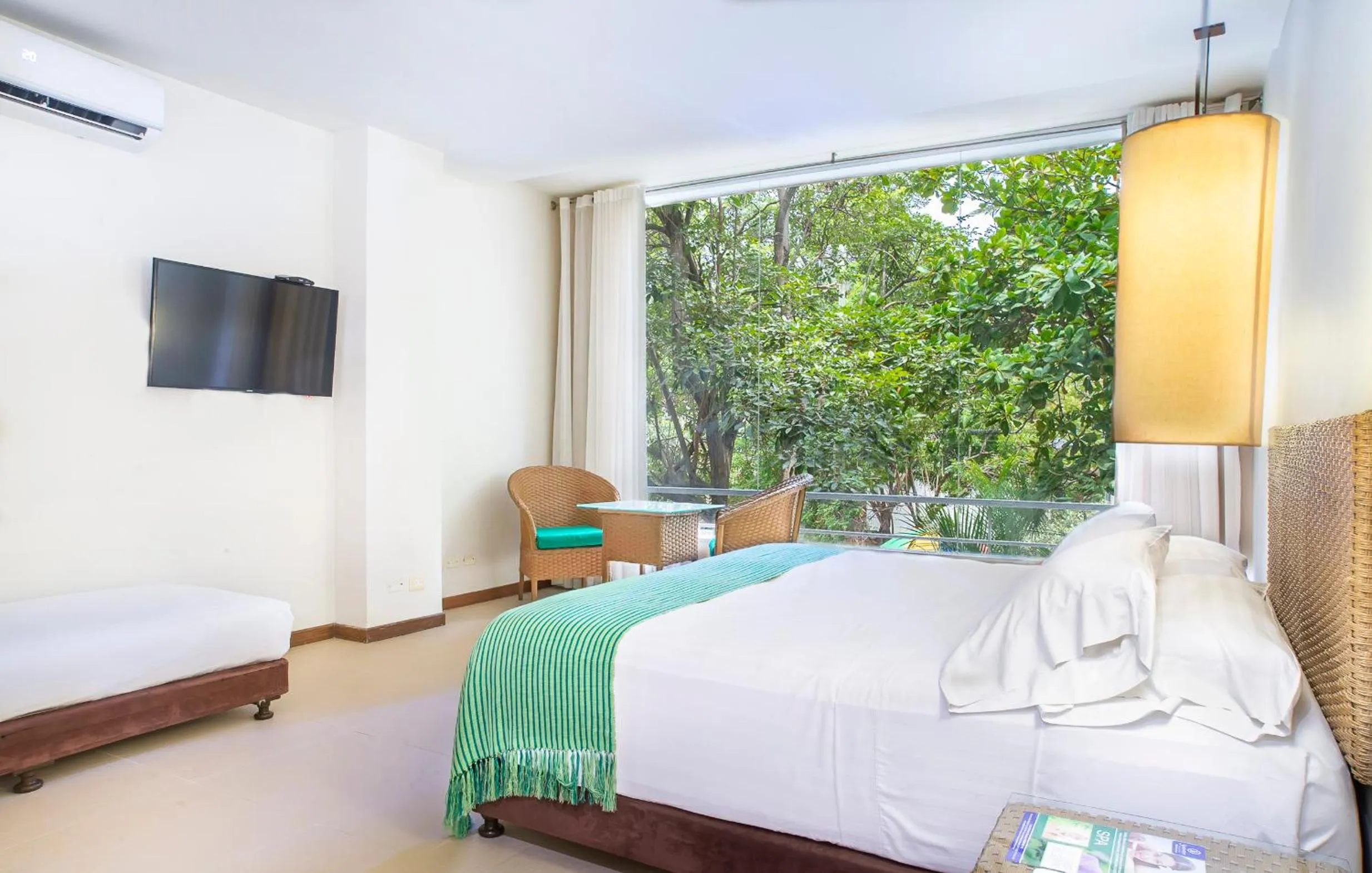 Triple Room in Hotel Santorini Resort