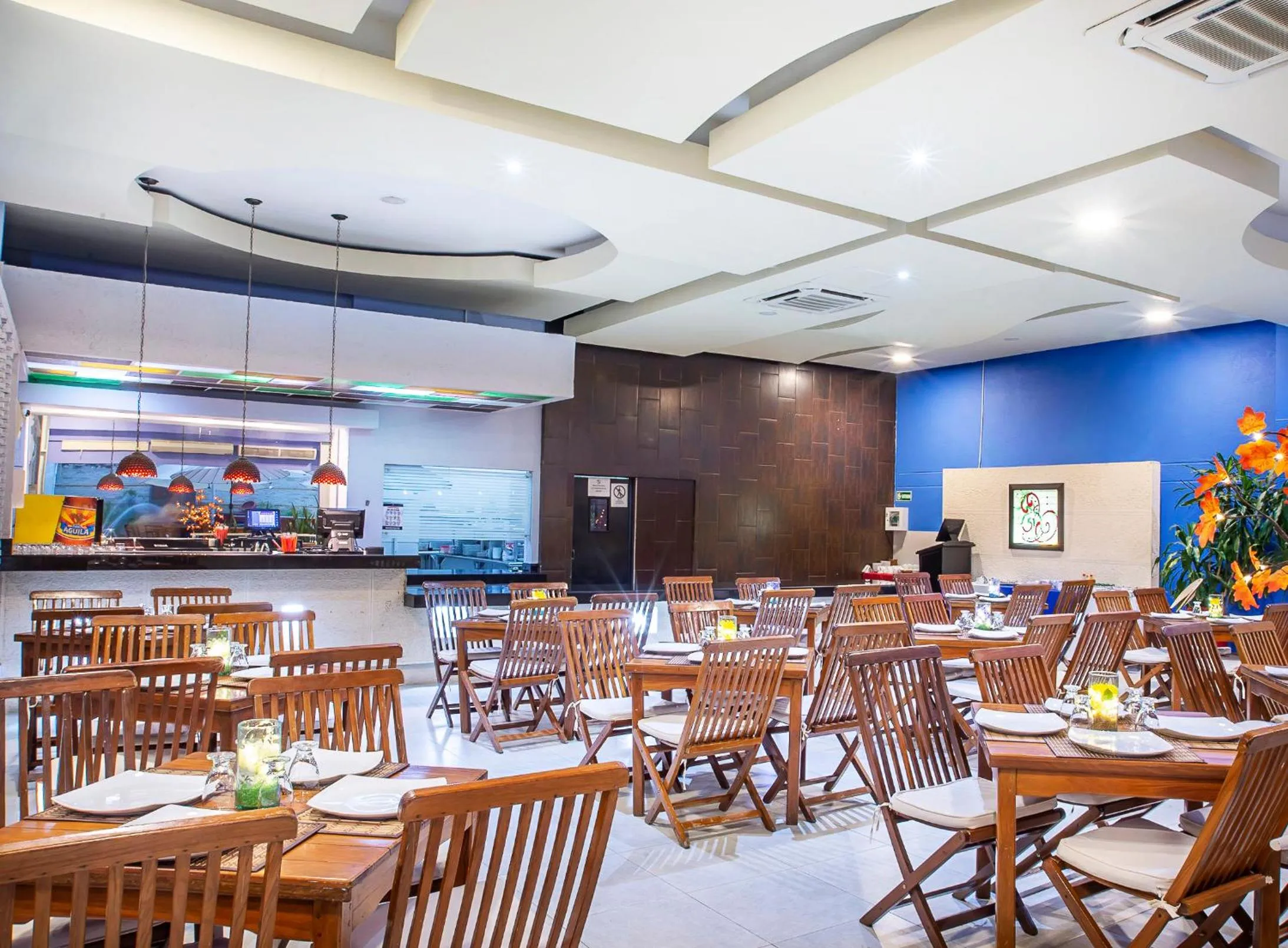 Restaurant/places to eat in Hotel Santorini Resort