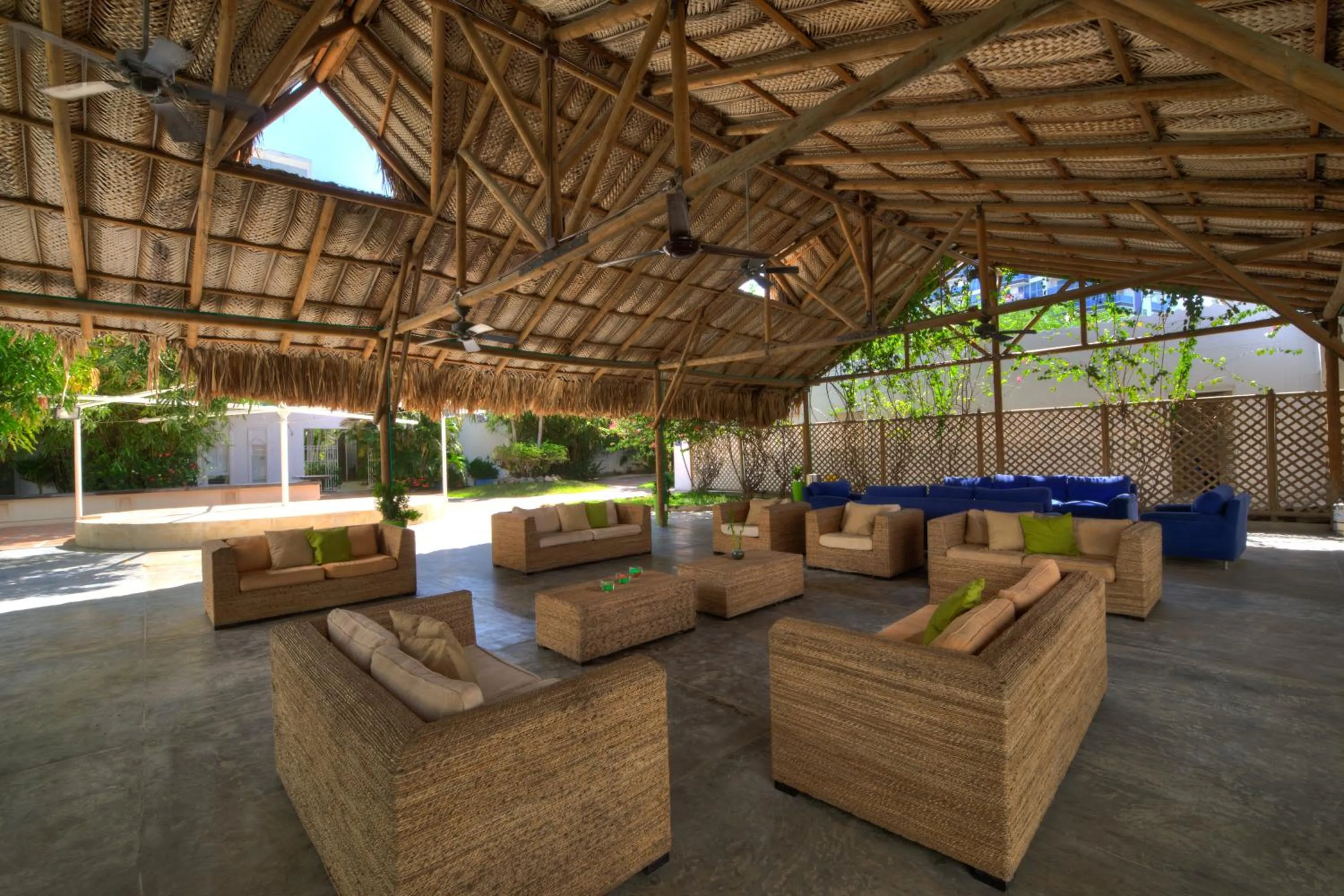 Area and facilities in Hotel Santorini Resort