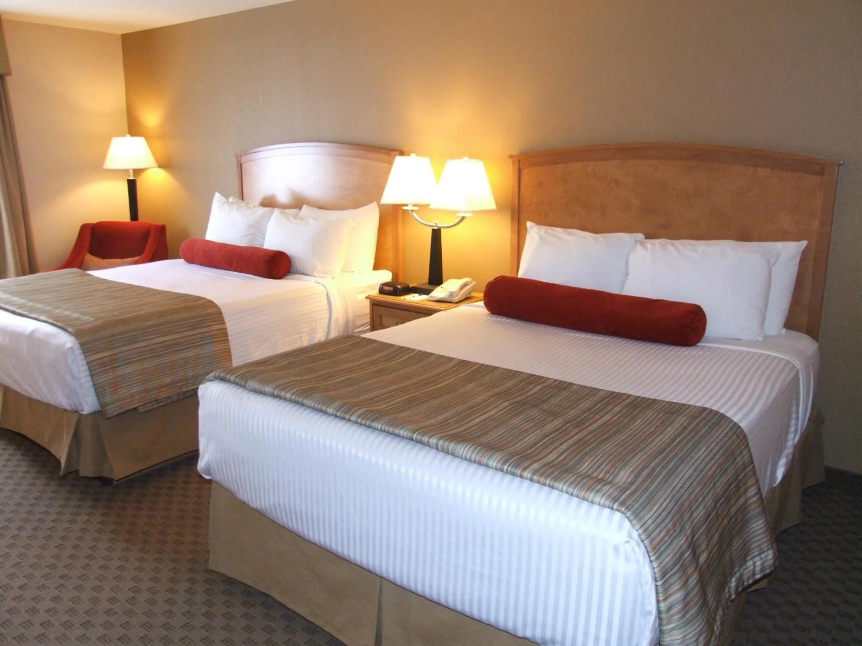 Photo of the whole room in Mountain Retreat