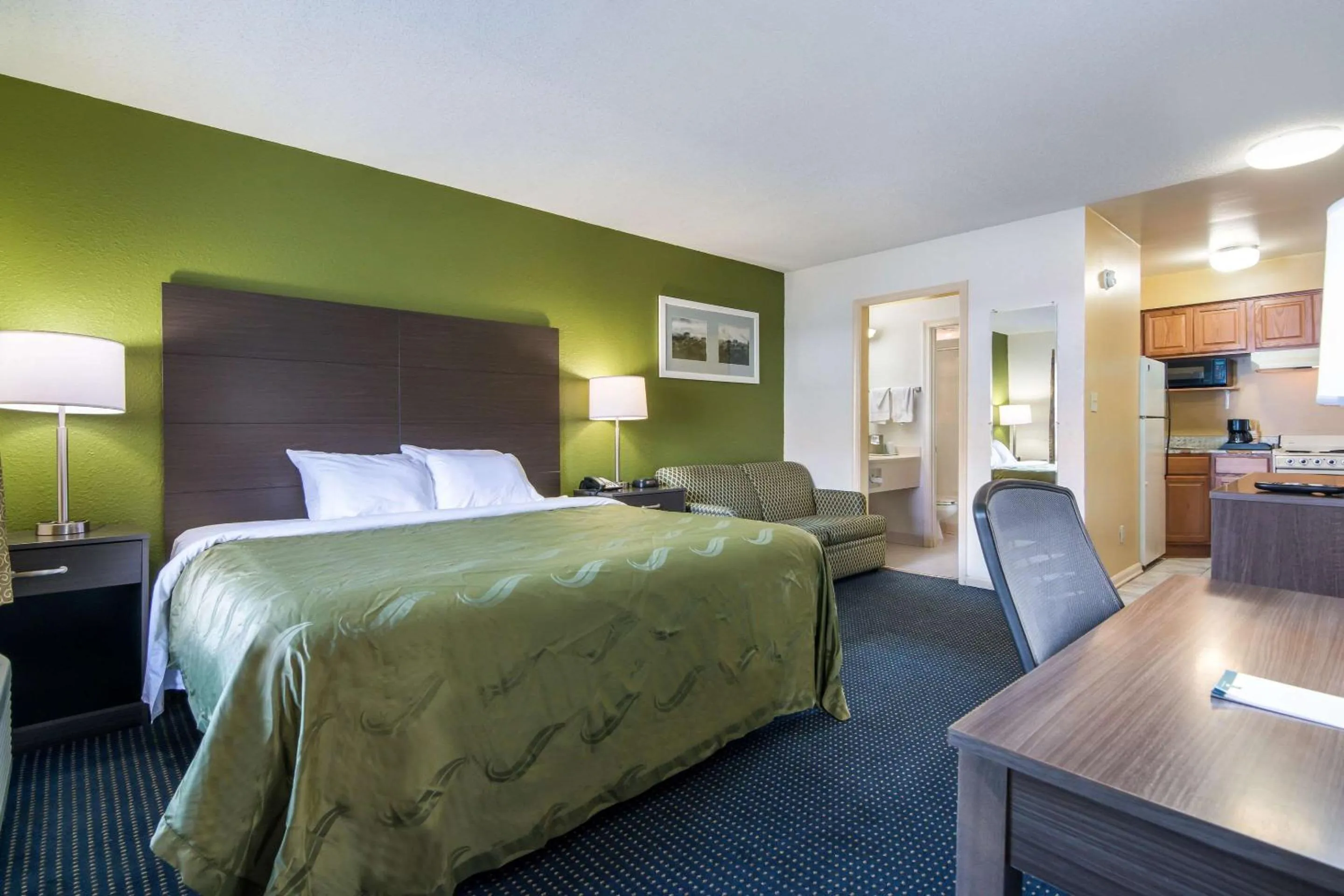 Bedroom, Bed in Quality Inn Little Creek