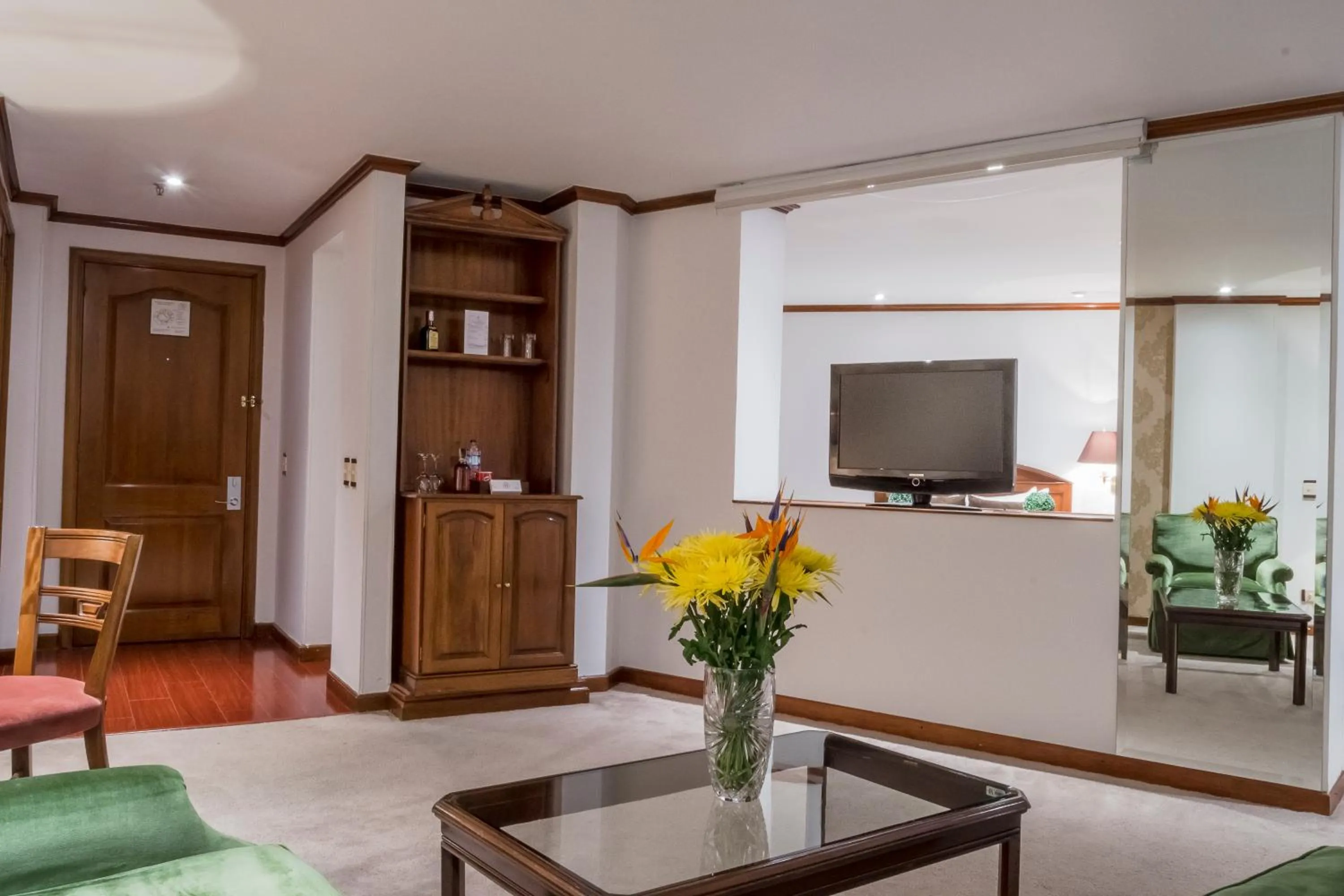 Living room in Hotel Bogotá Regency Usaquén