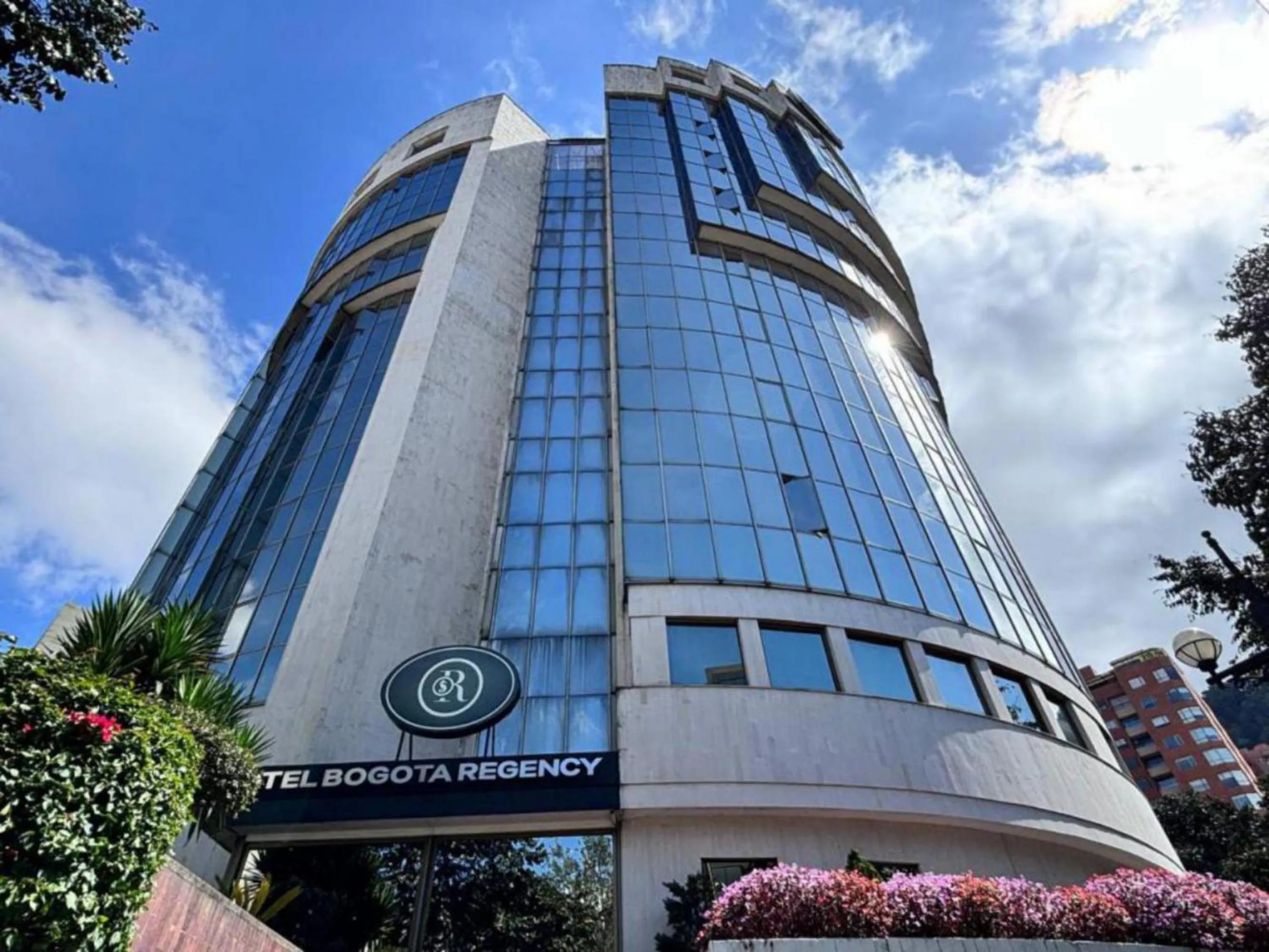 Facade/entrance in Hotel Bogotá Regency Usaquén