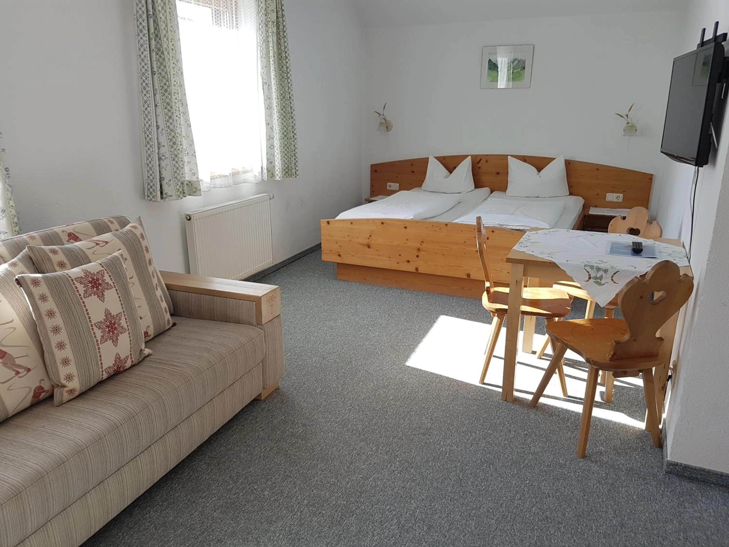 Photo of the whole room, Bed in Gasthof Schützenwirt