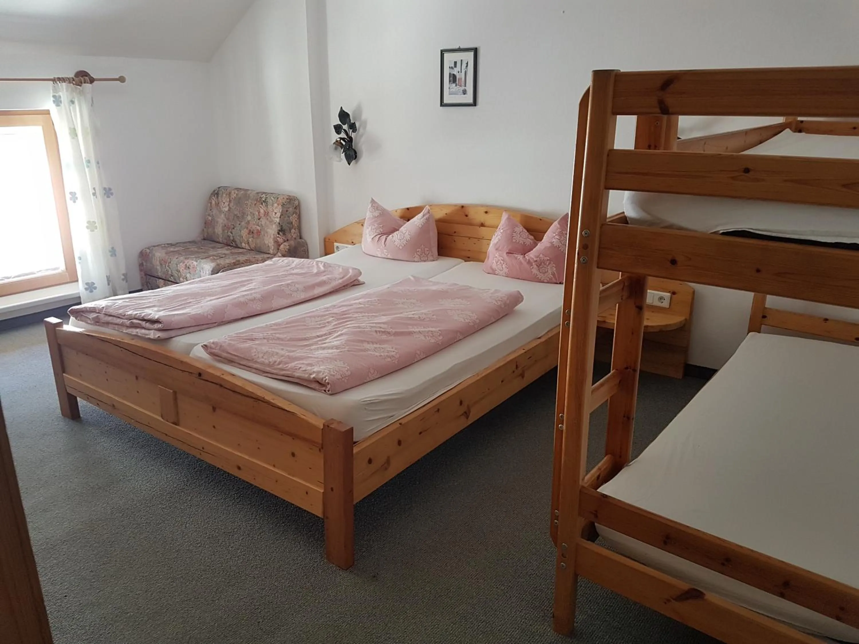 Photo of the whole room, Bed in Gasthof Schützenwirt