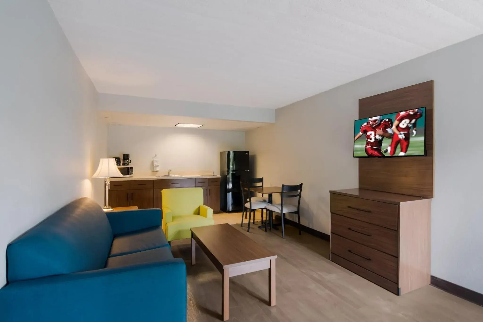 Photo of the whole room in HomeTowne Studios by Red Roof Vero Beach - I-95 Photo of the whole room in HomeTowne Studios by Red Roof Vero Beach - I-95