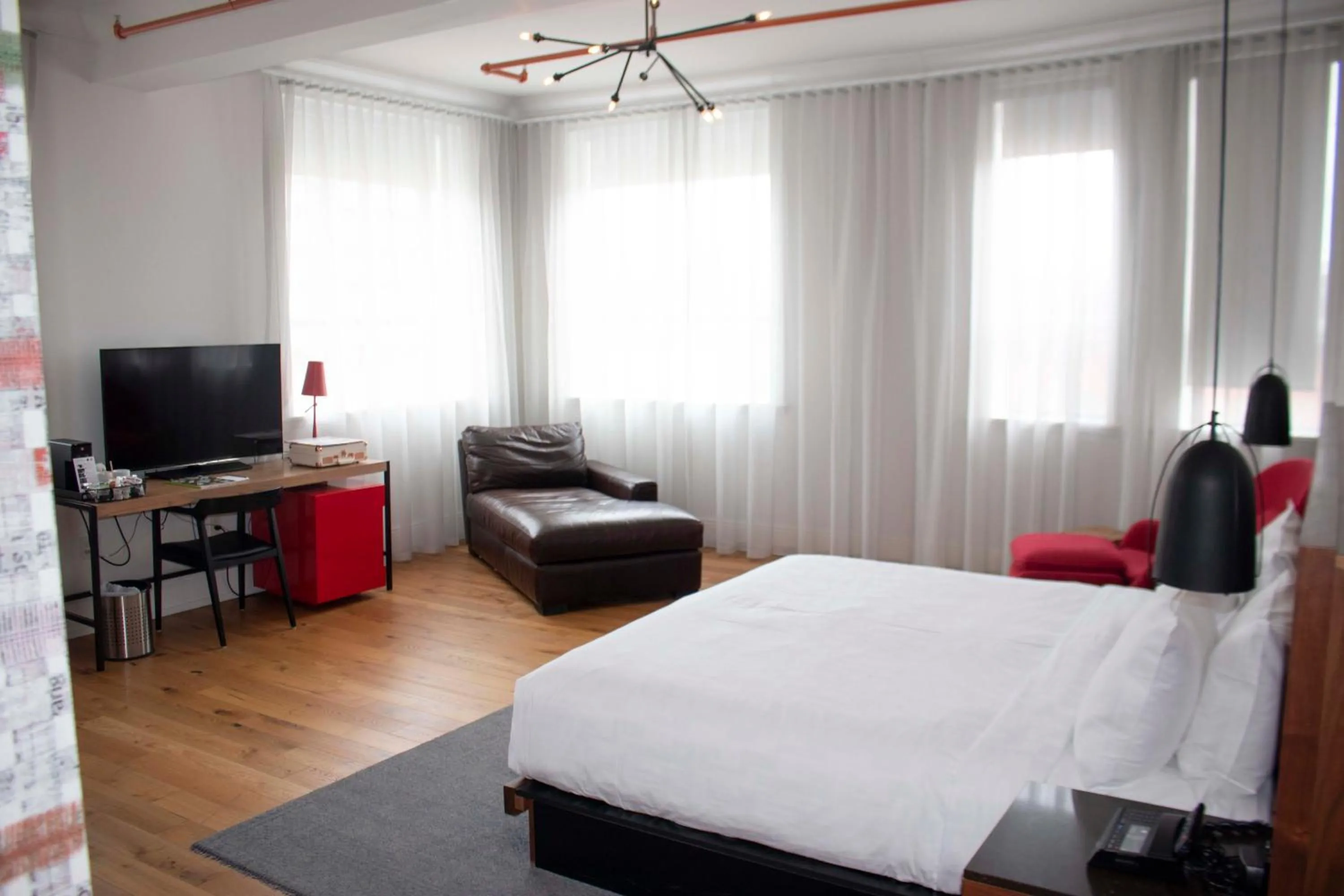 Bed in The Walper Hotel, part of JdV by Hyatt