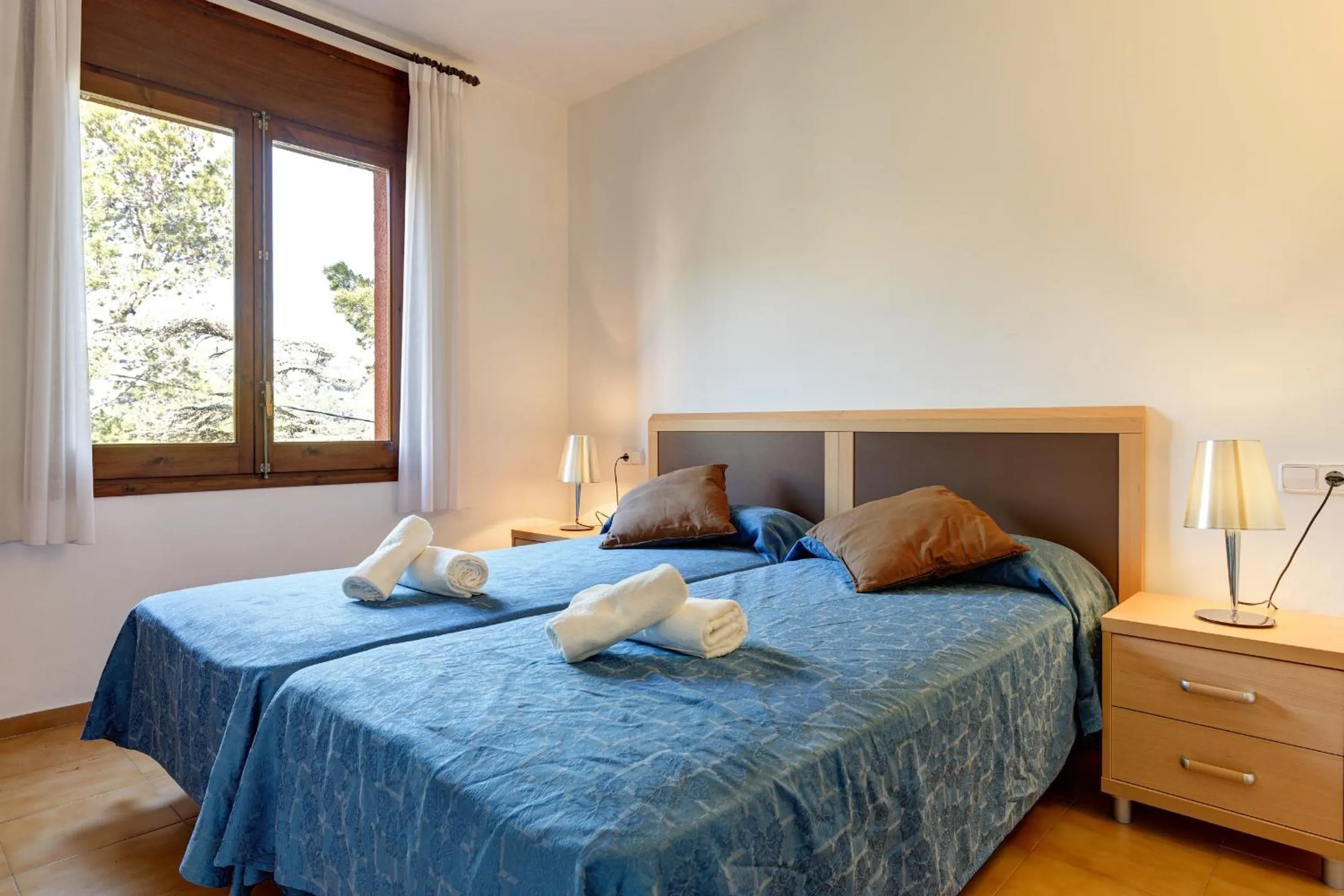Bedroom, Bed in Angela