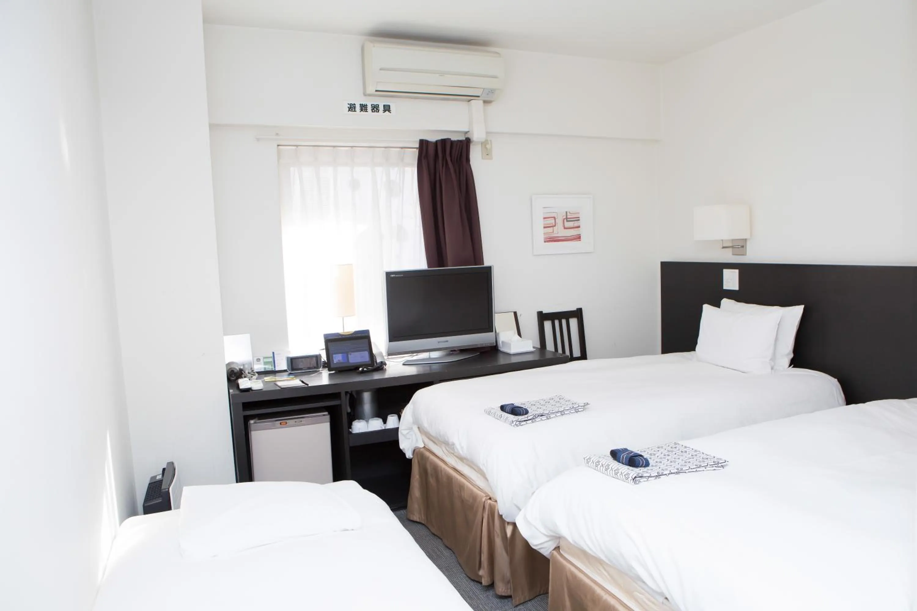 Photo of the whole room in Best Western Yokohama