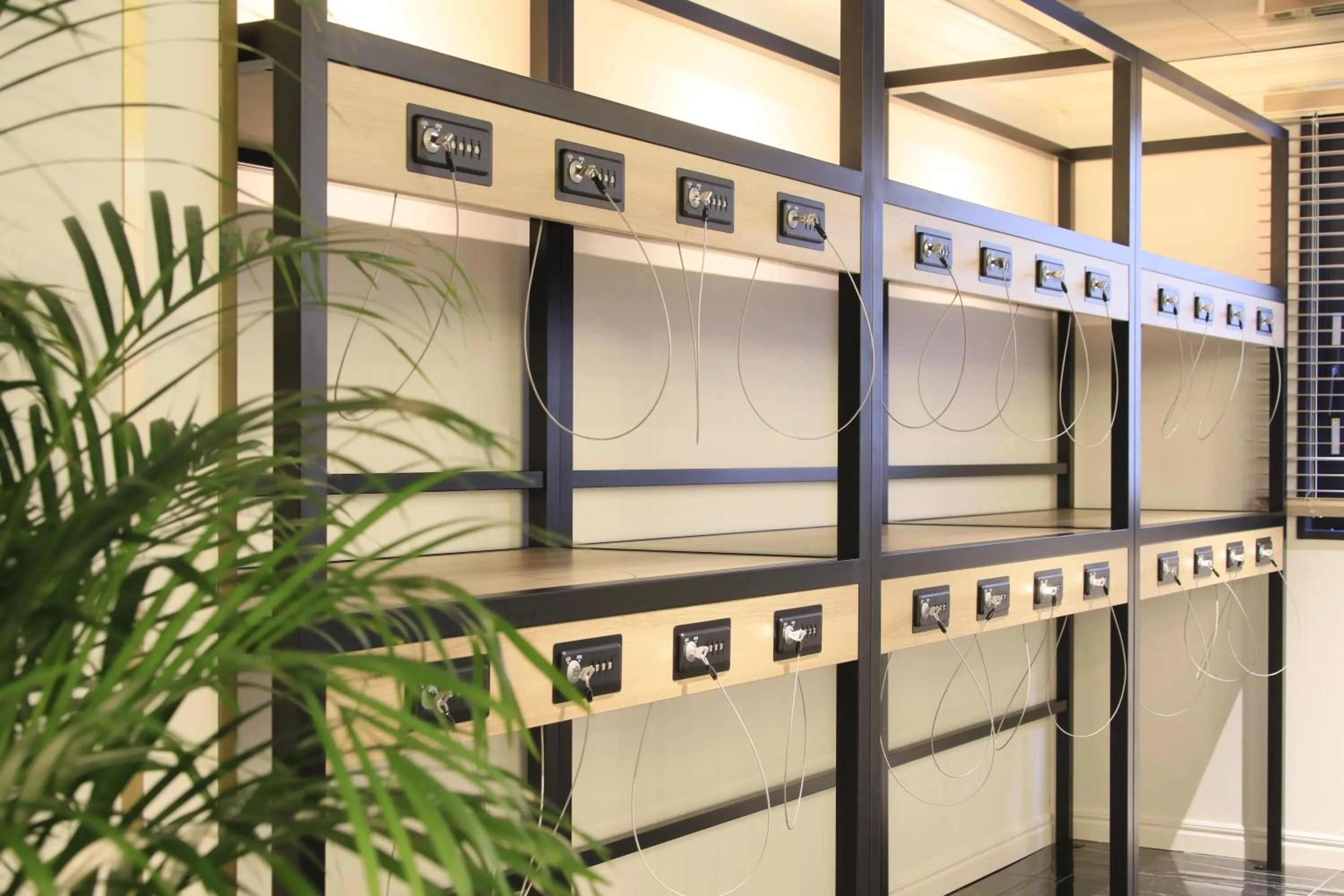 microwave in QuintessaHotel KagoshimaTenmonkan Relax&Sleep