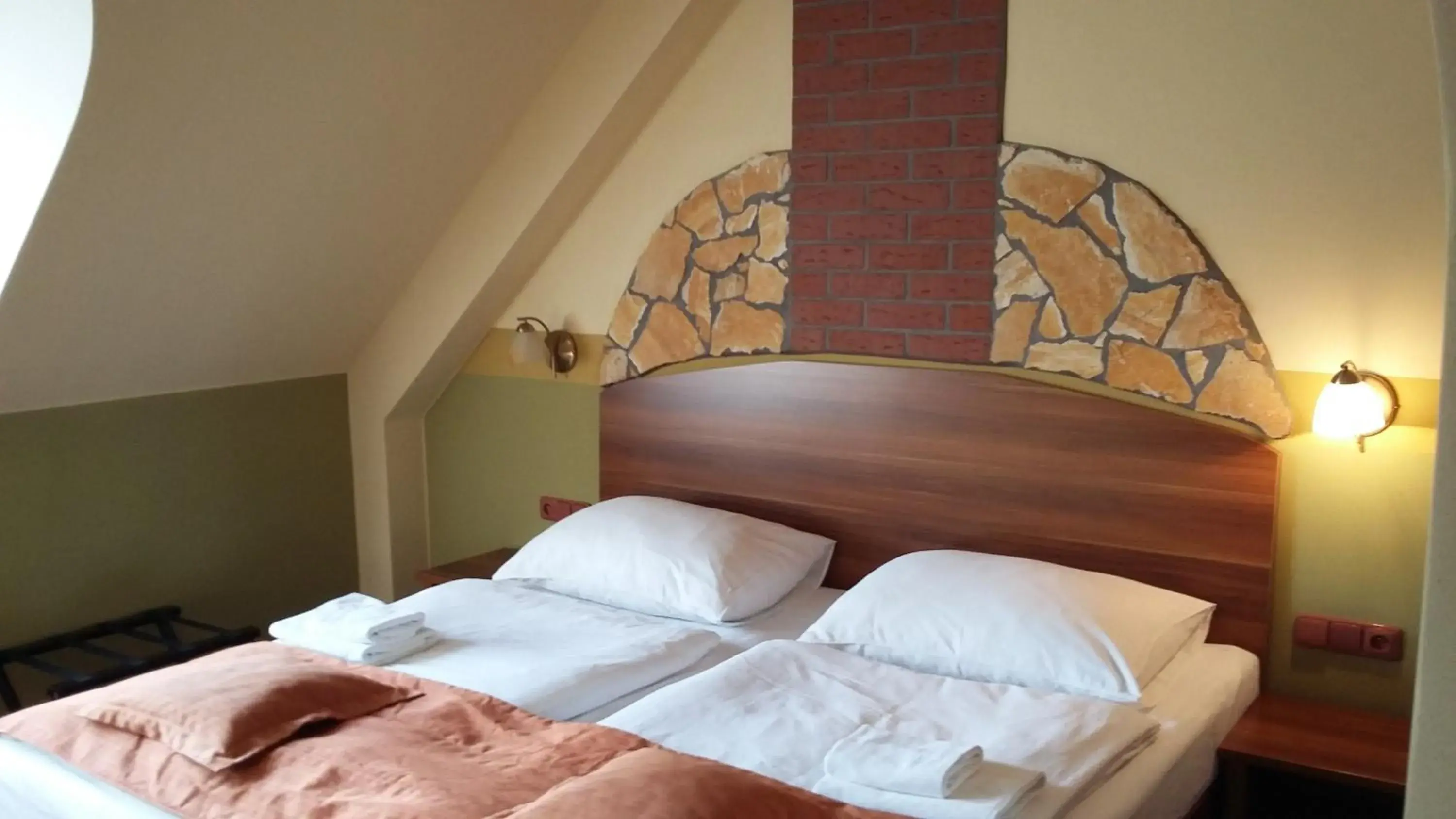 Standard Double or Twin Room - single occupancy in Hotel Vinopa Standard Double or Twin Room - single occupancy in Hotel Vinopa