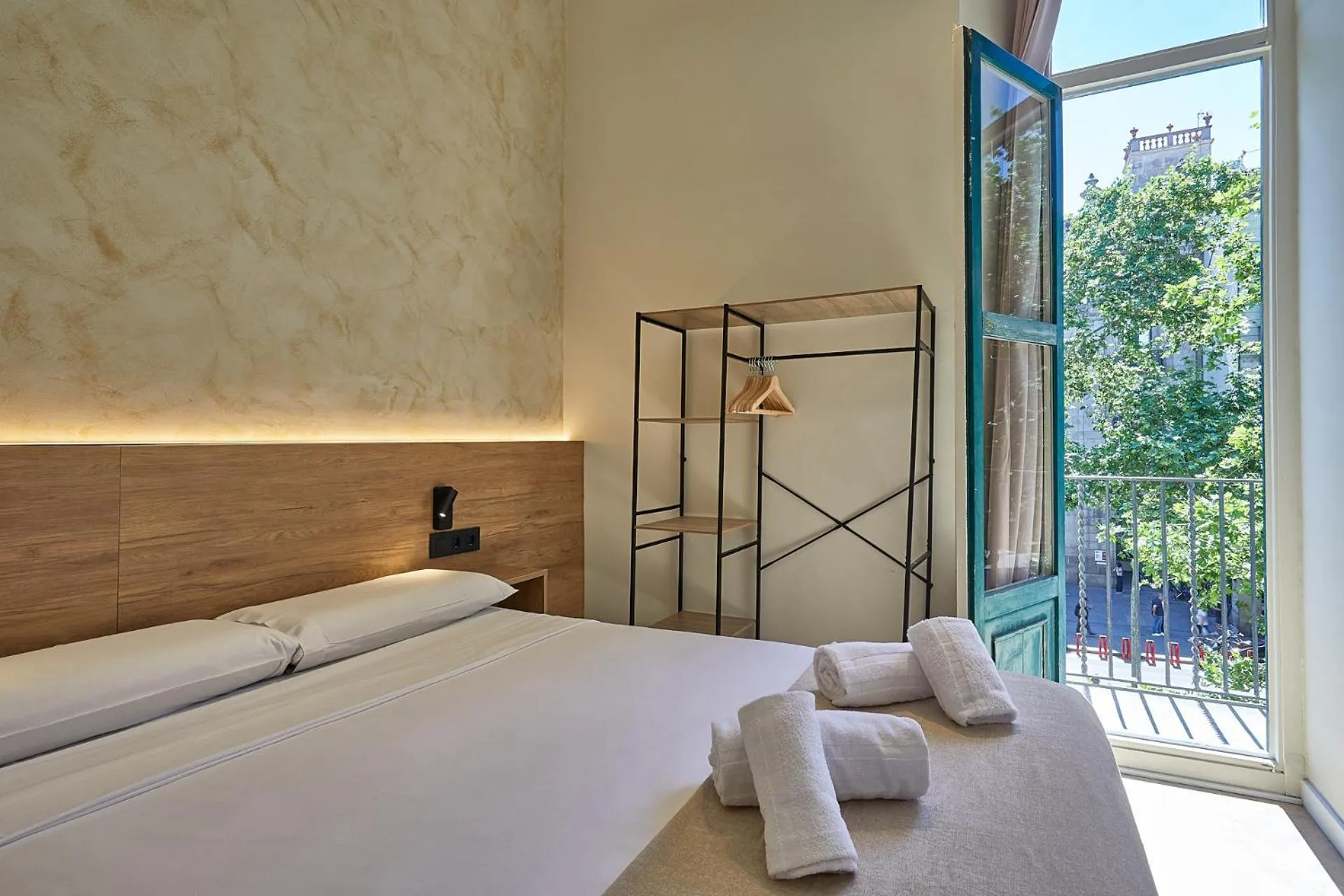 Bed in Ella Hostel Boqueria