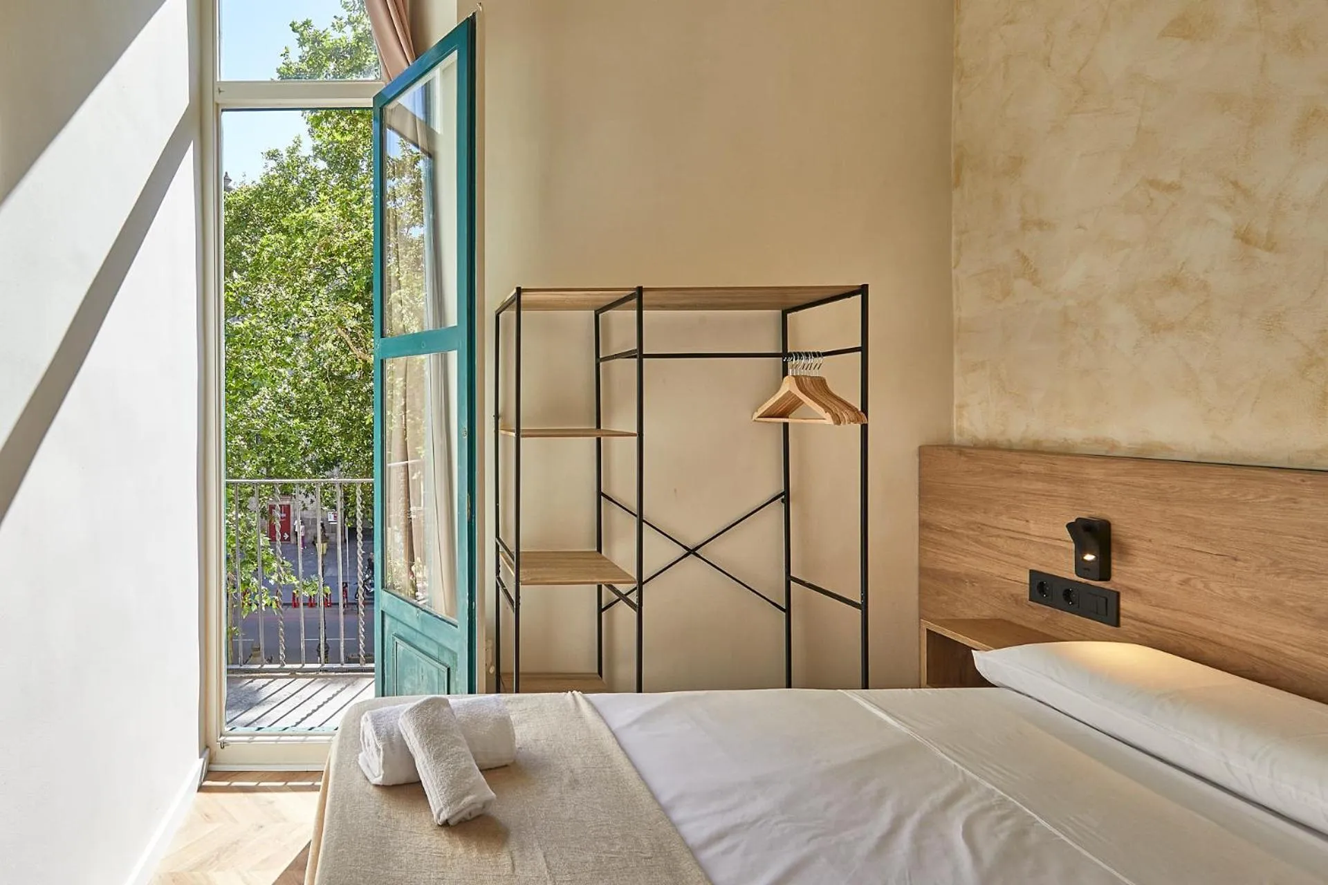 Bed in Ella Hostel Boqueria