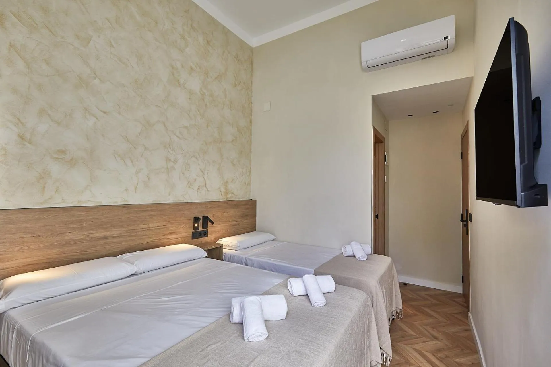 Bed in Ella Hostel Boqueria