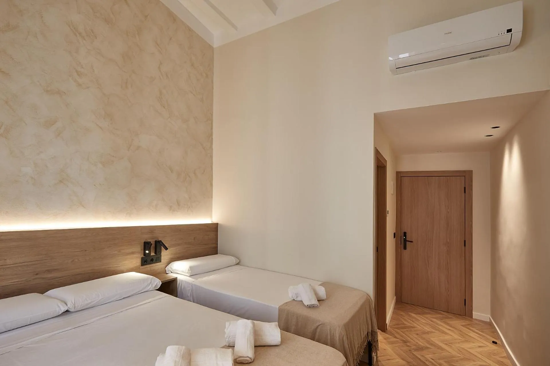 Bed in Ella Hostel Boqueria