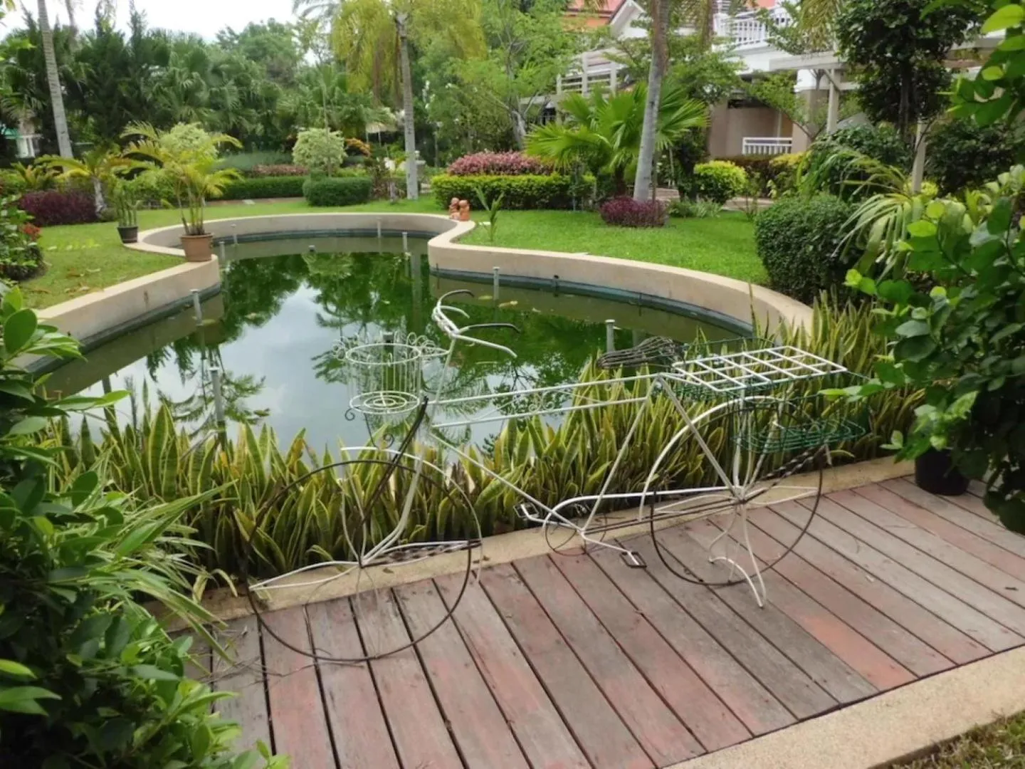 Garden view in Tonwa Resort Hotel