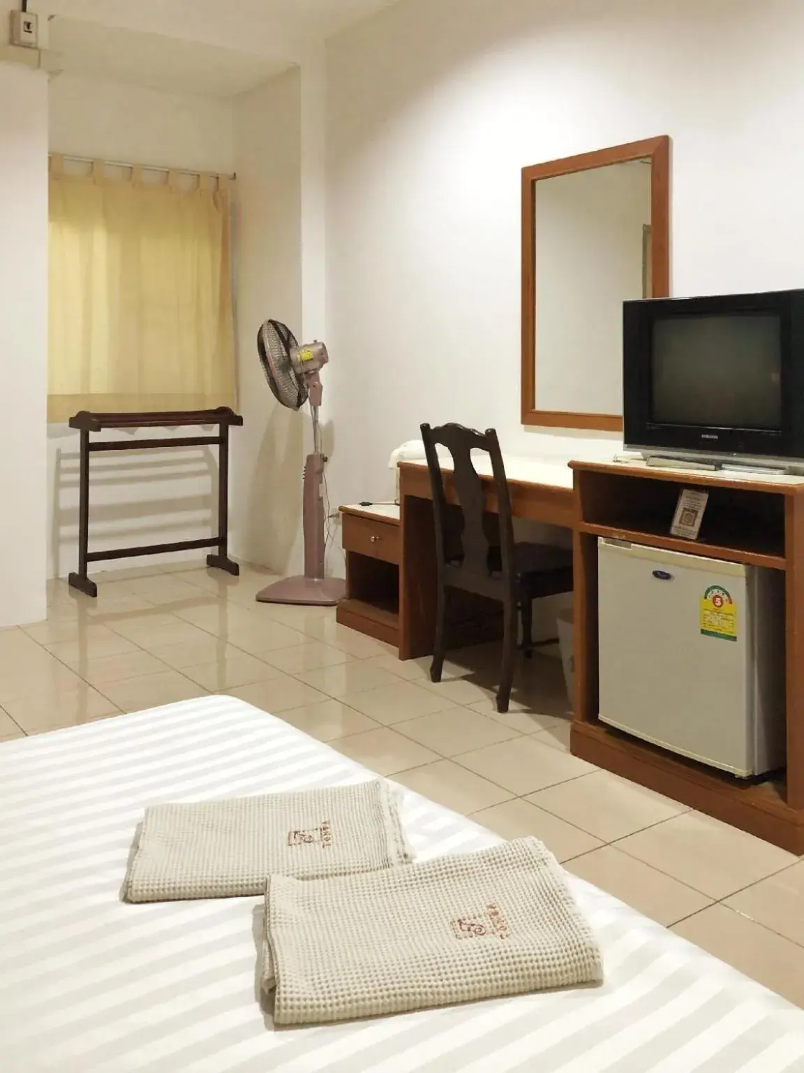 TV and multimedia, Bed in Tonwa Resort Hotel TV and multimedia, Bed in Tonwa Resort Hotel