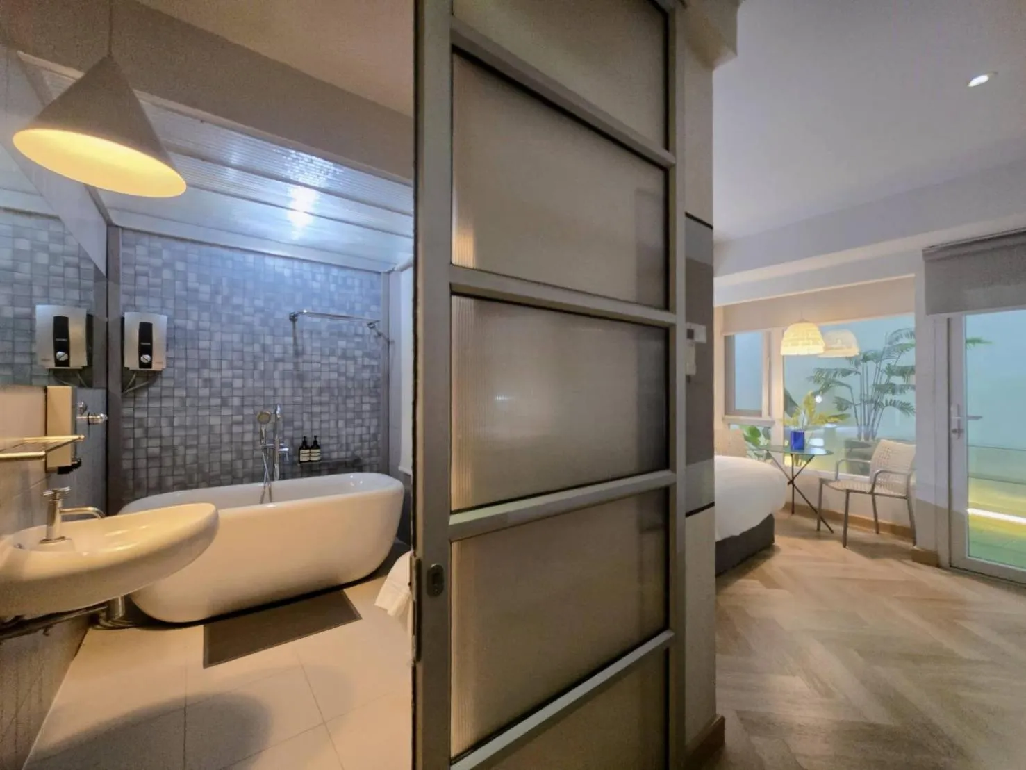 Bathroom in Somewhere to Escape - Hometel