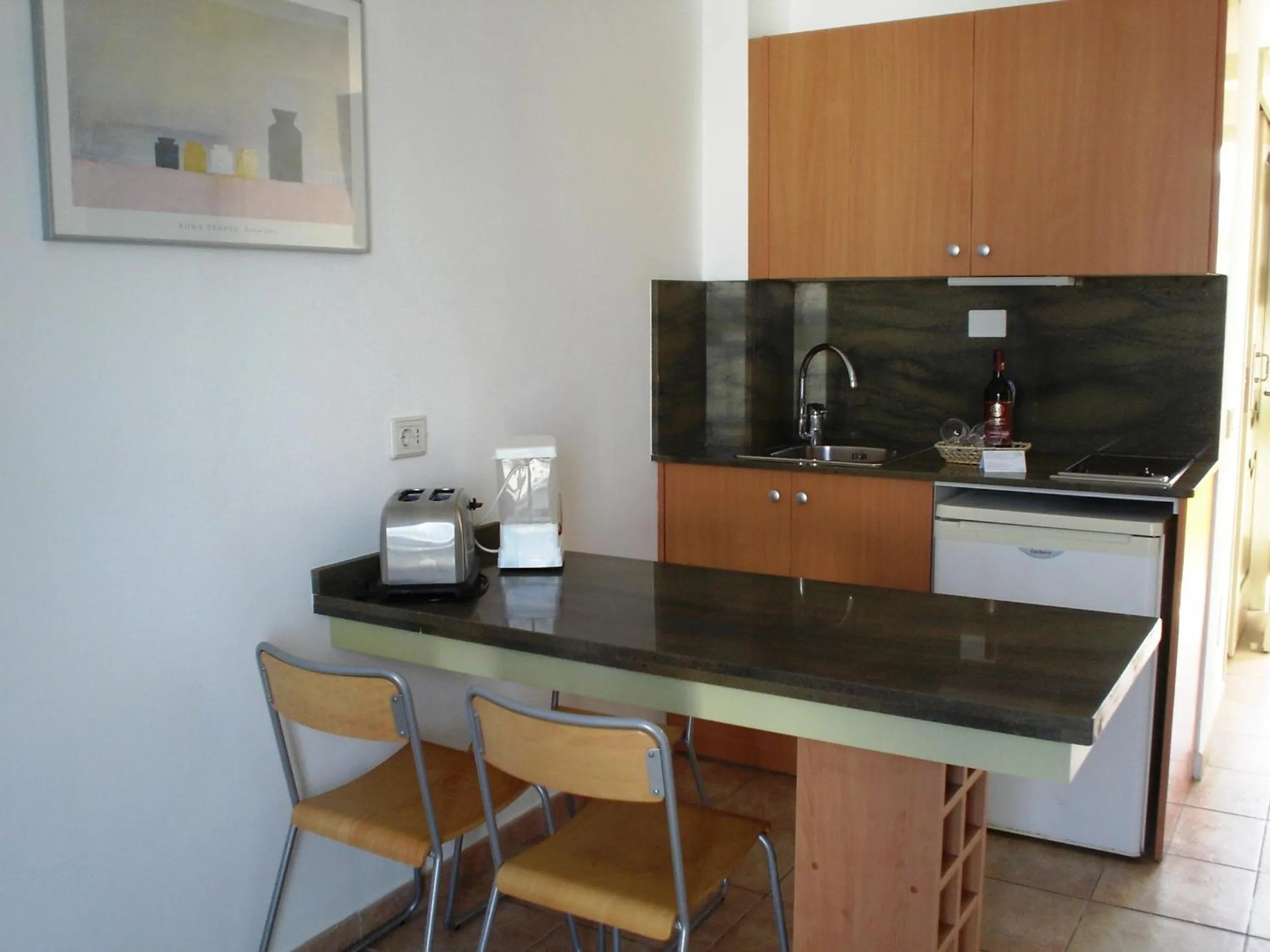 Restaurant/places to eat, Kitchen/Kitchenette in Apartamentos Karina