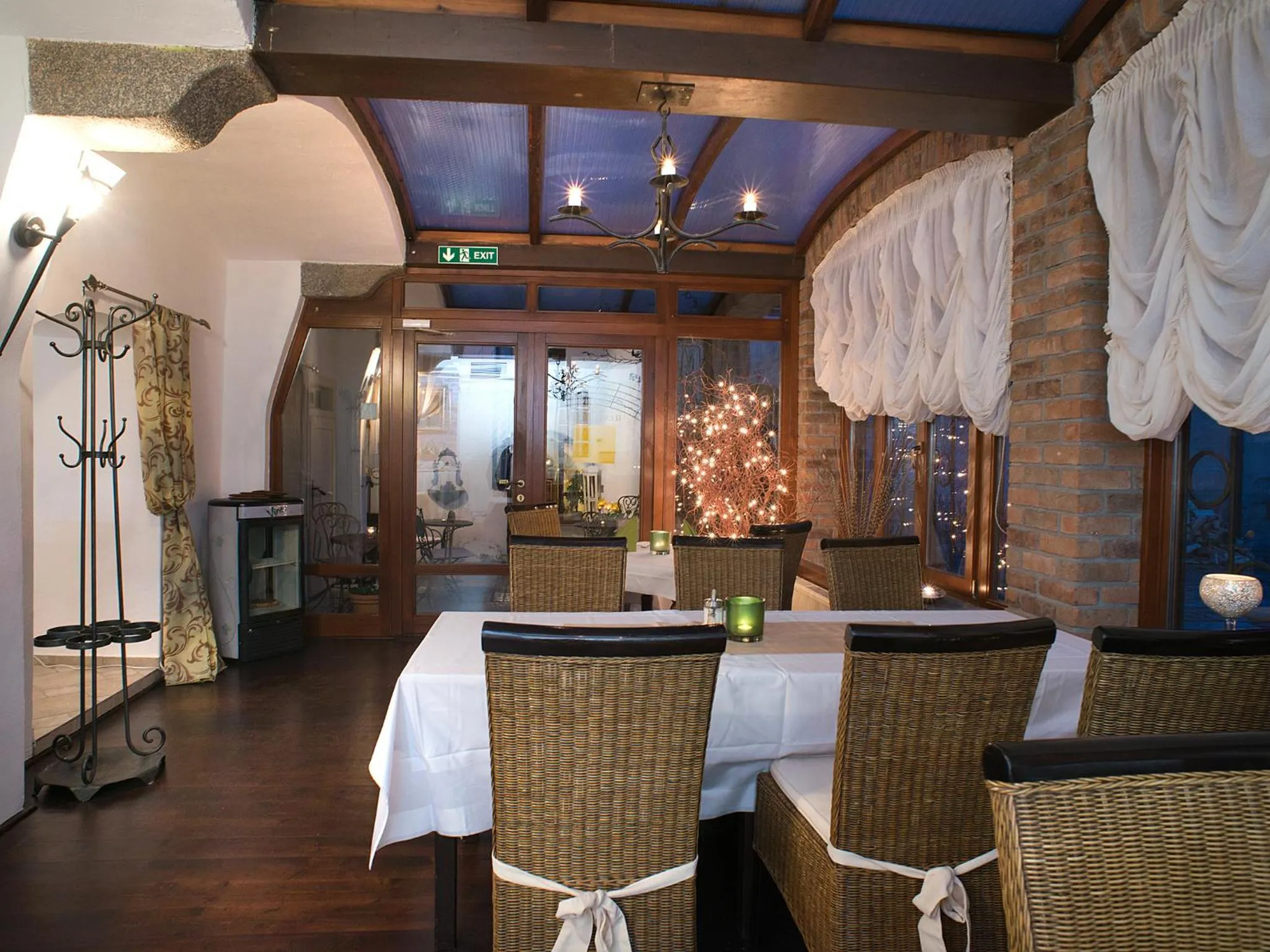 Restaurant/places to eat in Hotel City Pisek