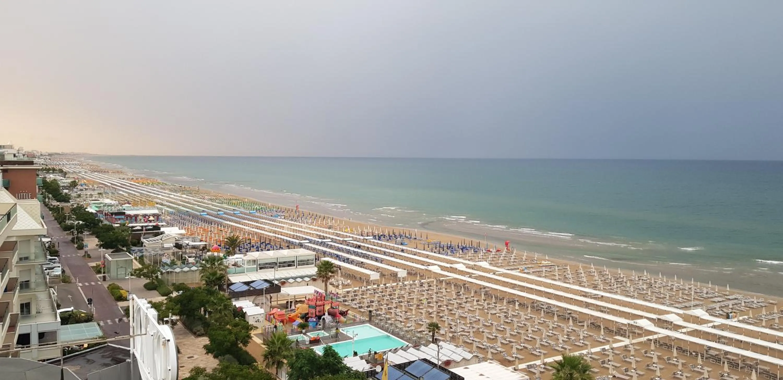 Beach in Hotel Des Nations - Vintage Hotel sul mare