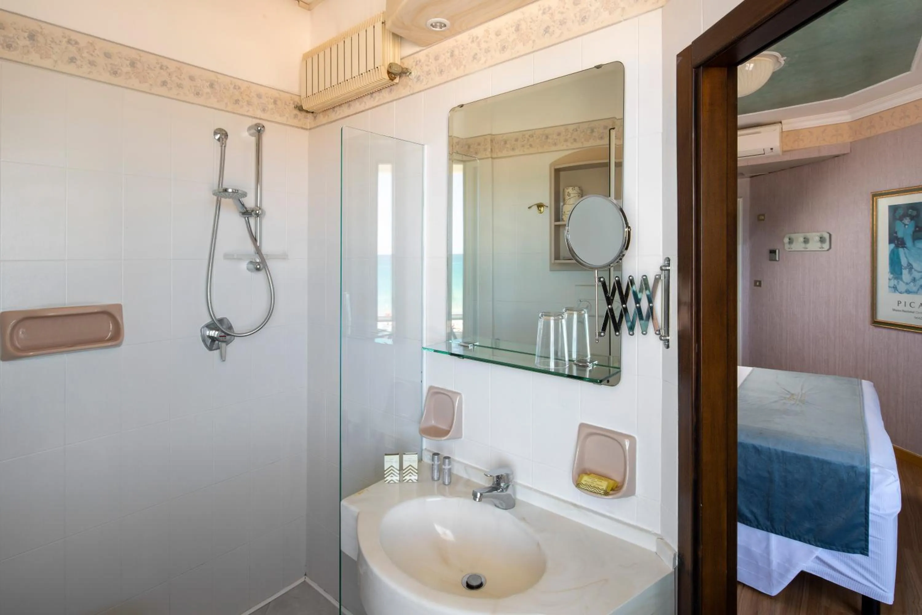 Bathroom in Hotel Des Nations - Vintage Hotel sul mare