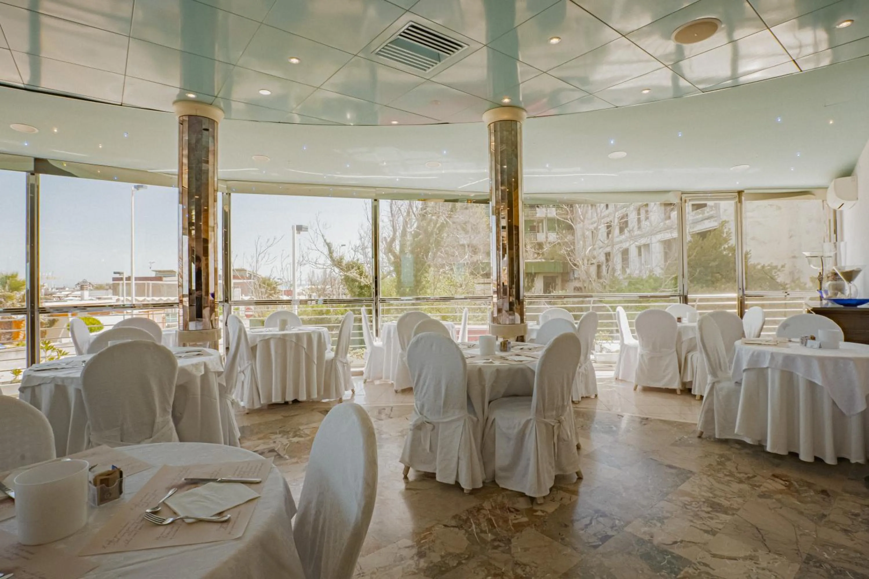 Breakfast in Hotel Des Nations - Vintage Hotel sul mare