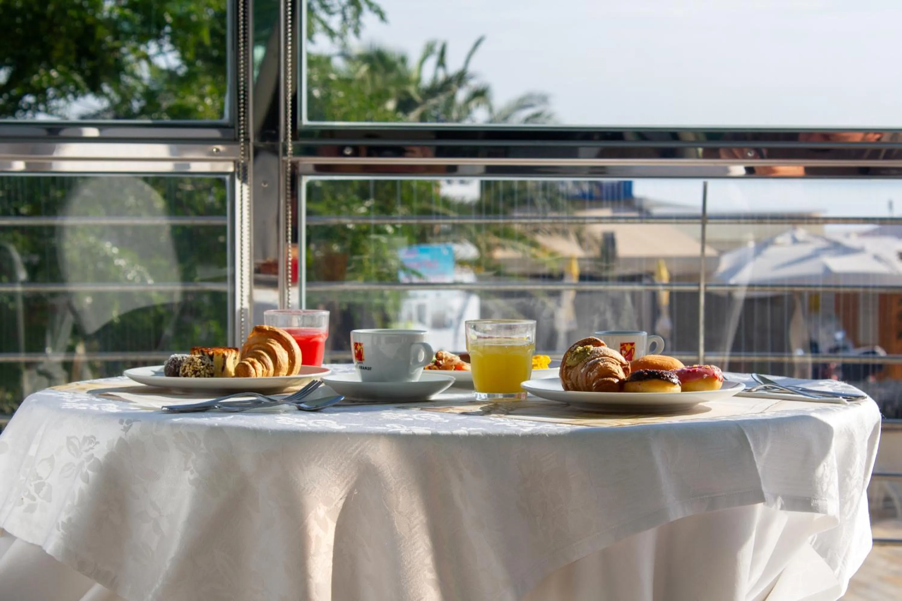 Breakfast in Hotel Des Nations - Vintage Hotel sul mare