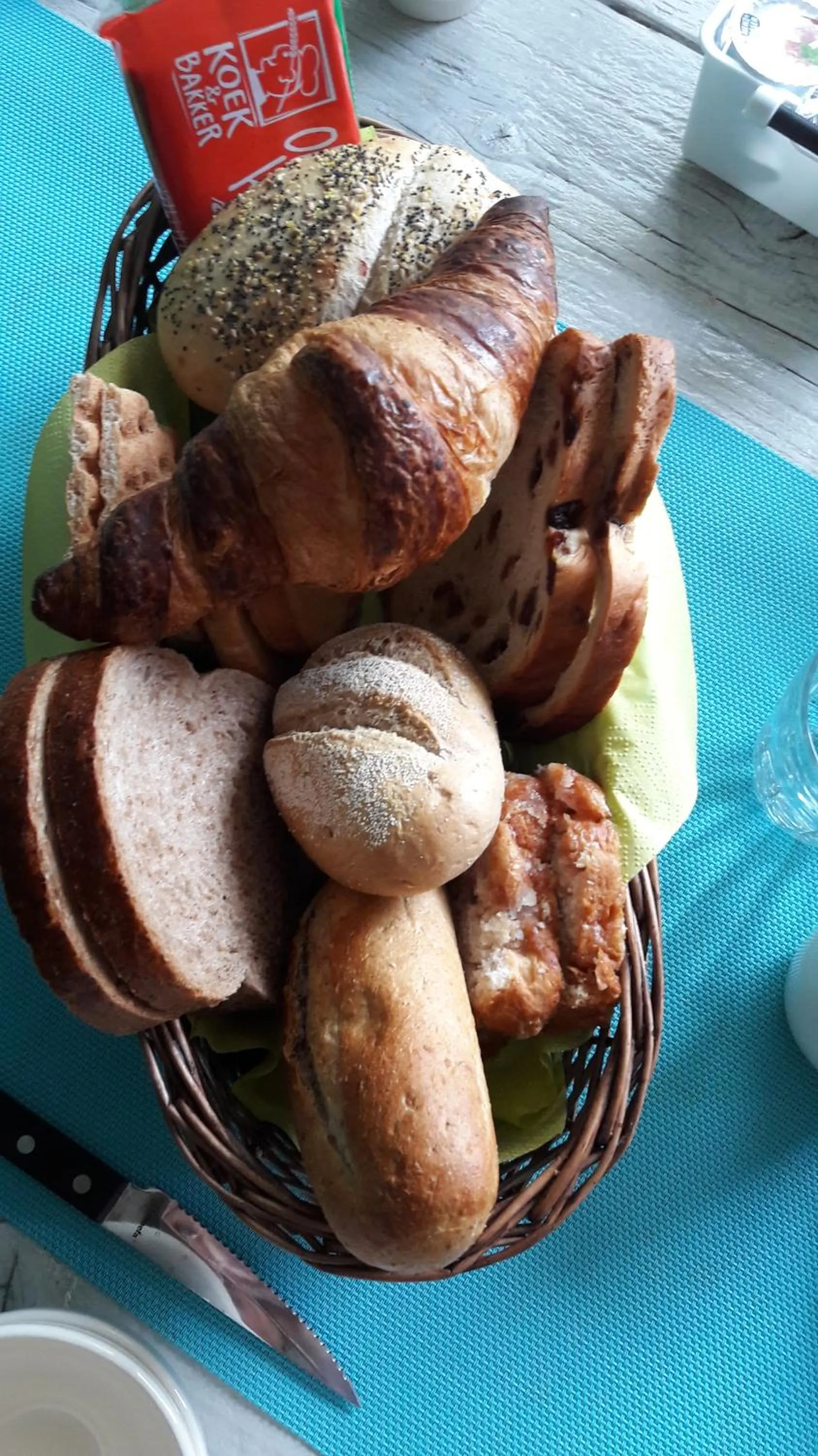 Buffet breakfast in Roing B&B