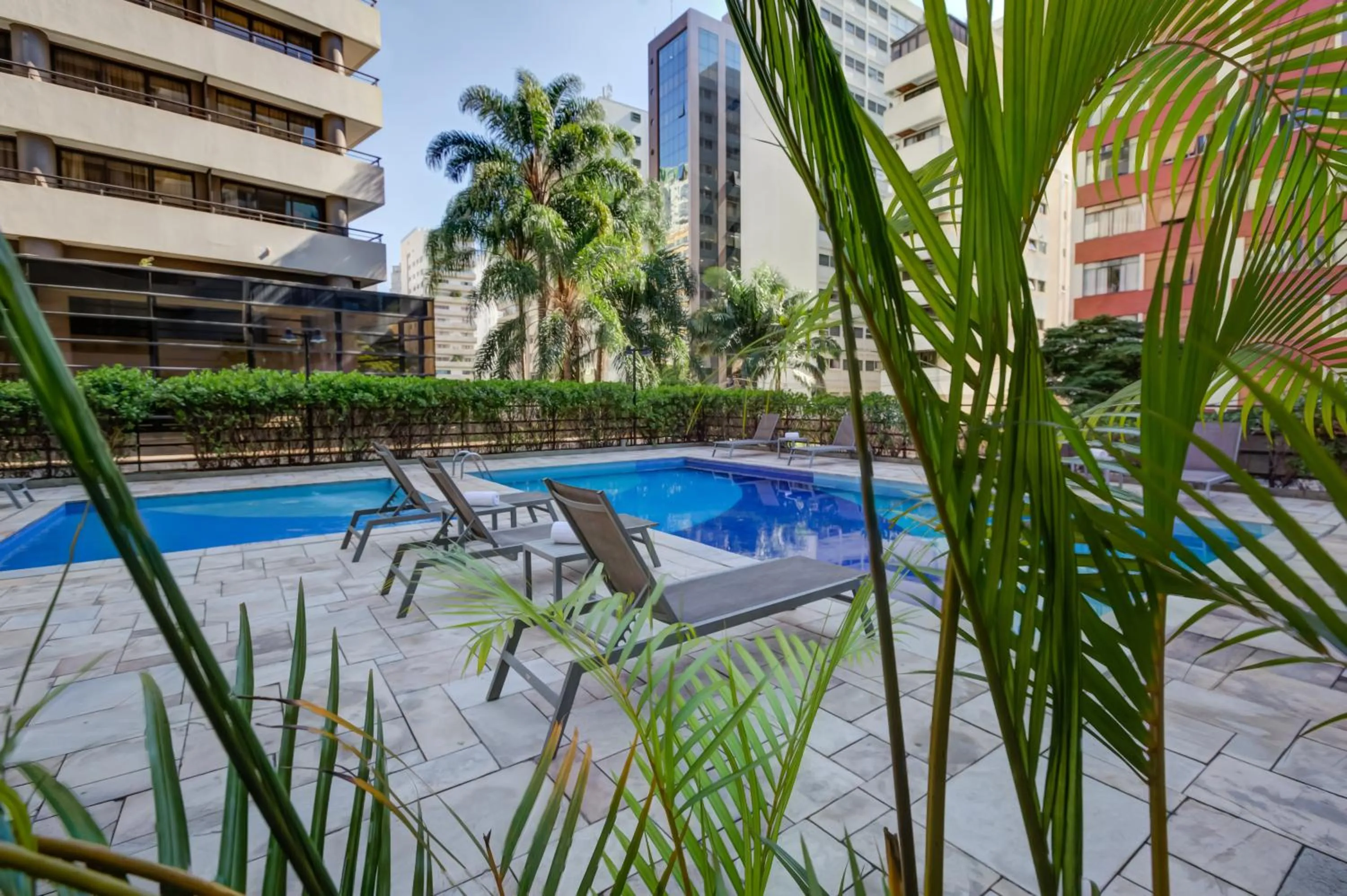 Swimming pool in Radisson São Paulo Paulista