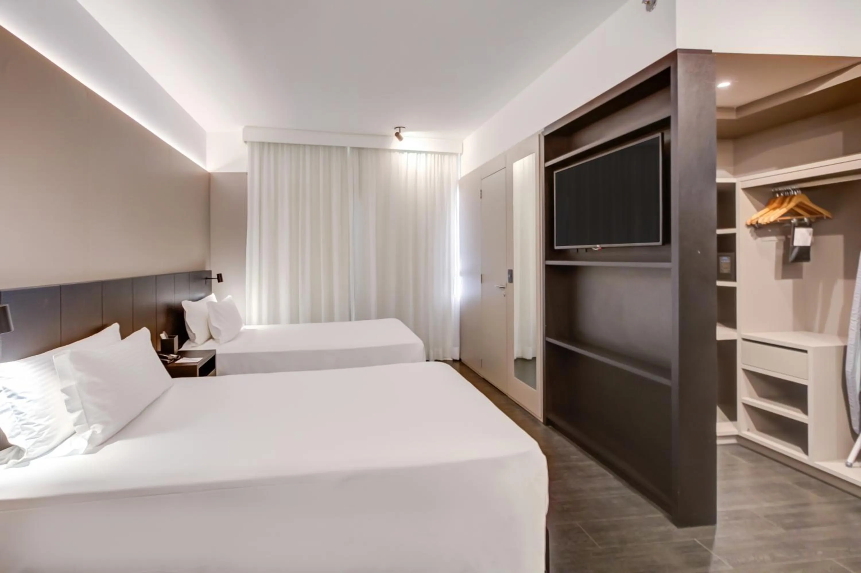 Photo of the whole room, Bed in Radisson São Paulo Paulista