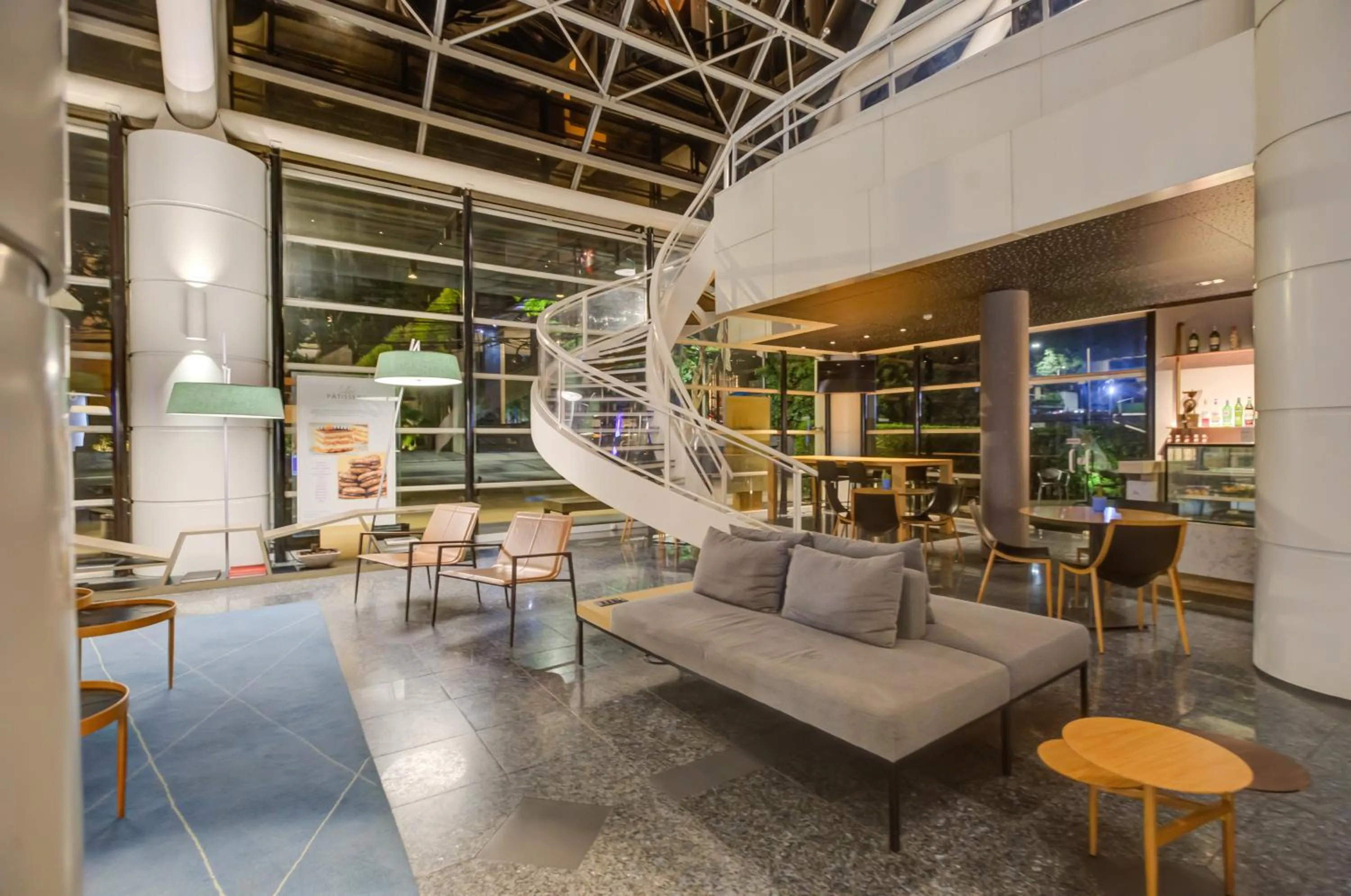 Lounge or bar in Radisson São Paulo Paulista