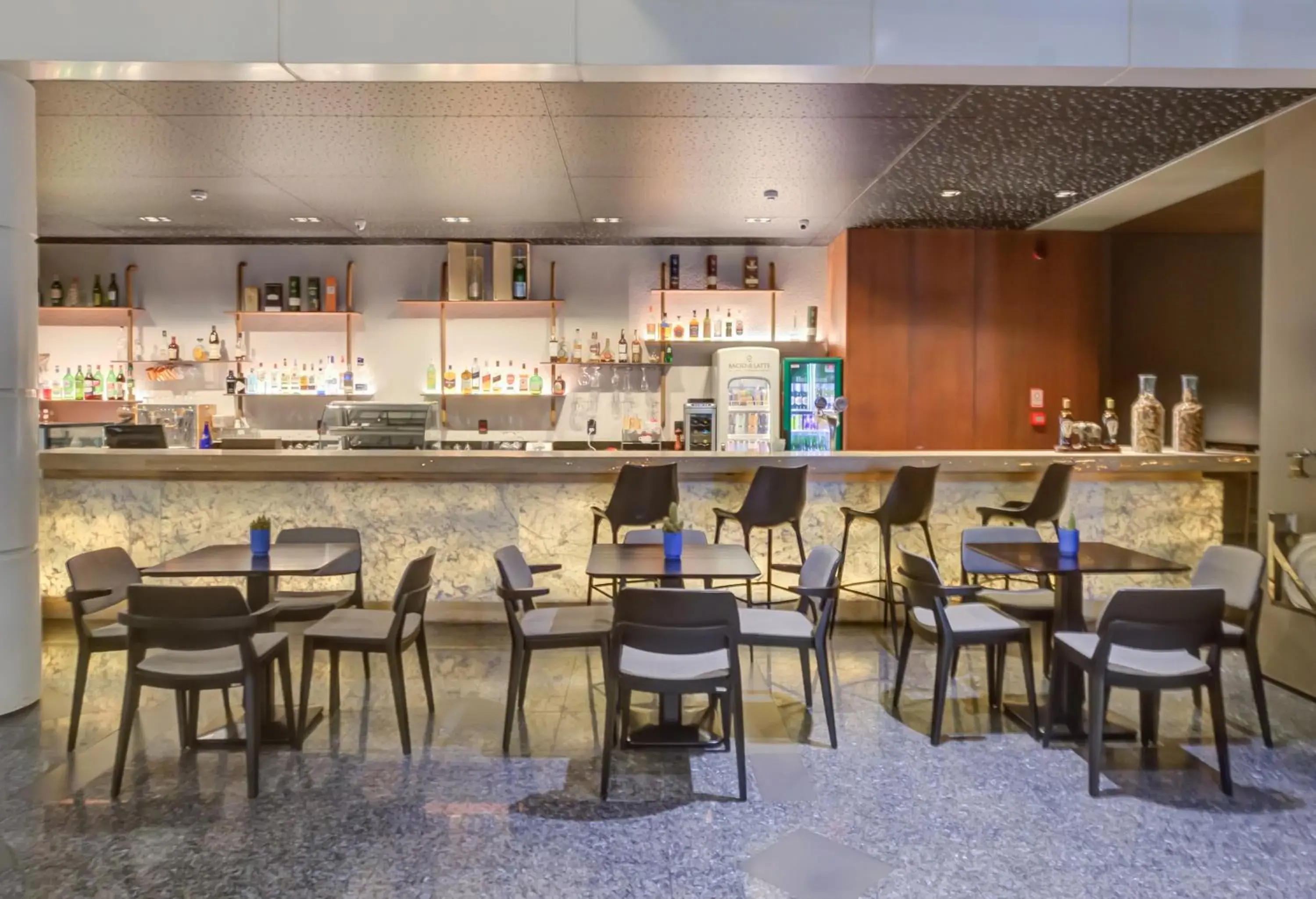 Lounge or bar in Radisson São Paulo Paulista Lounge or bar in Radisson São Paulo Paulista