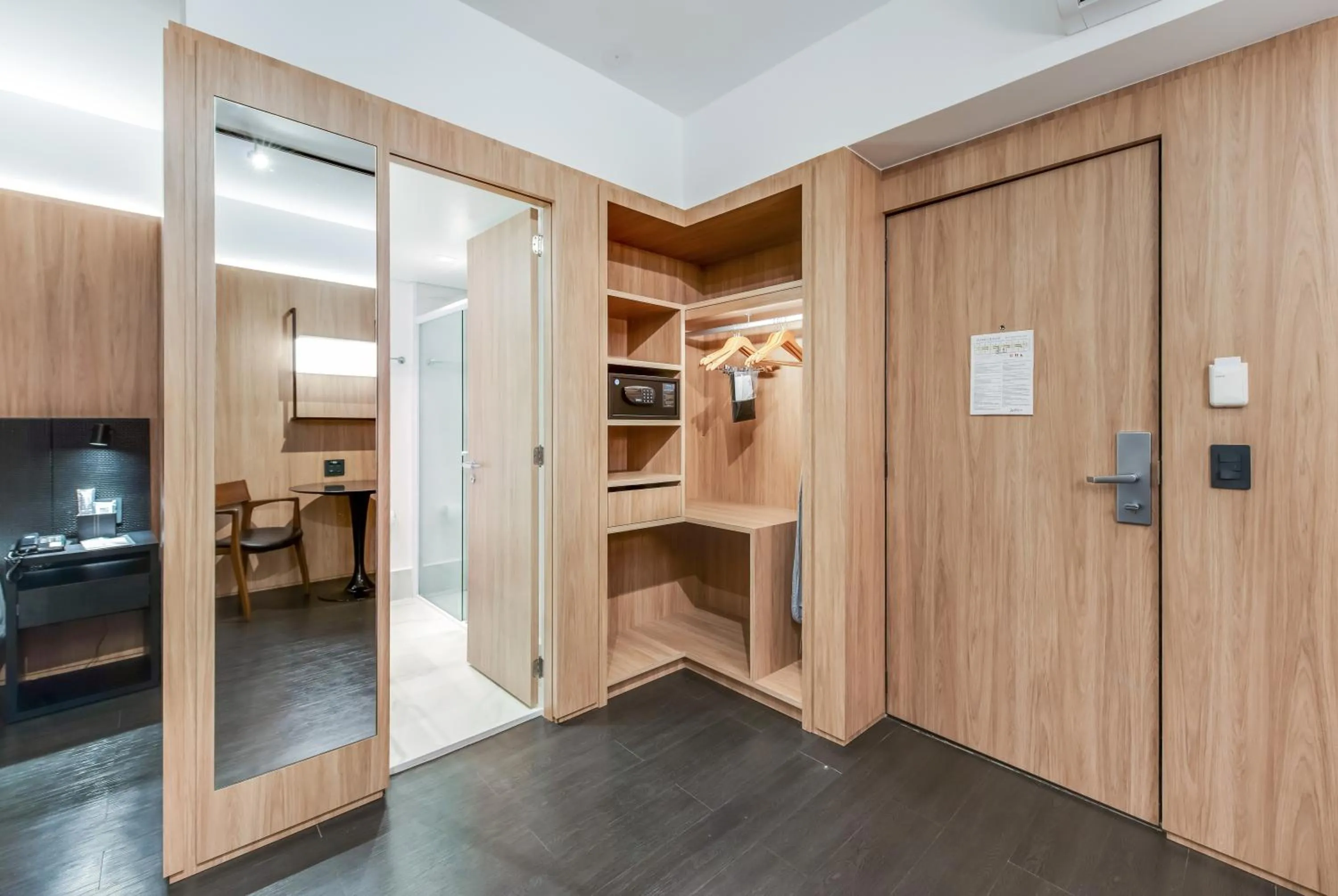 wardrobe in Radisson São Paulo Paulista