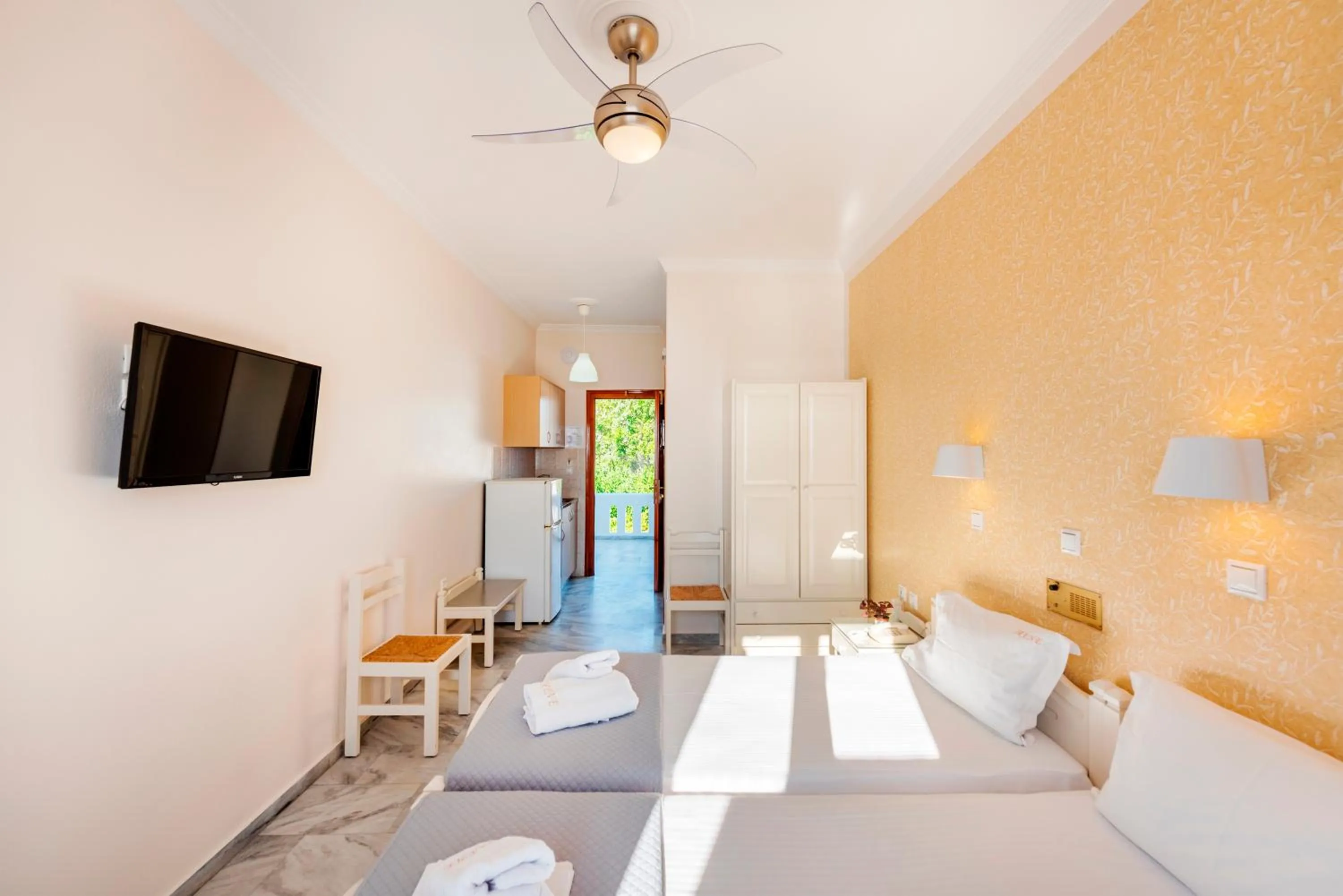 Irene Hotel - Beachfront