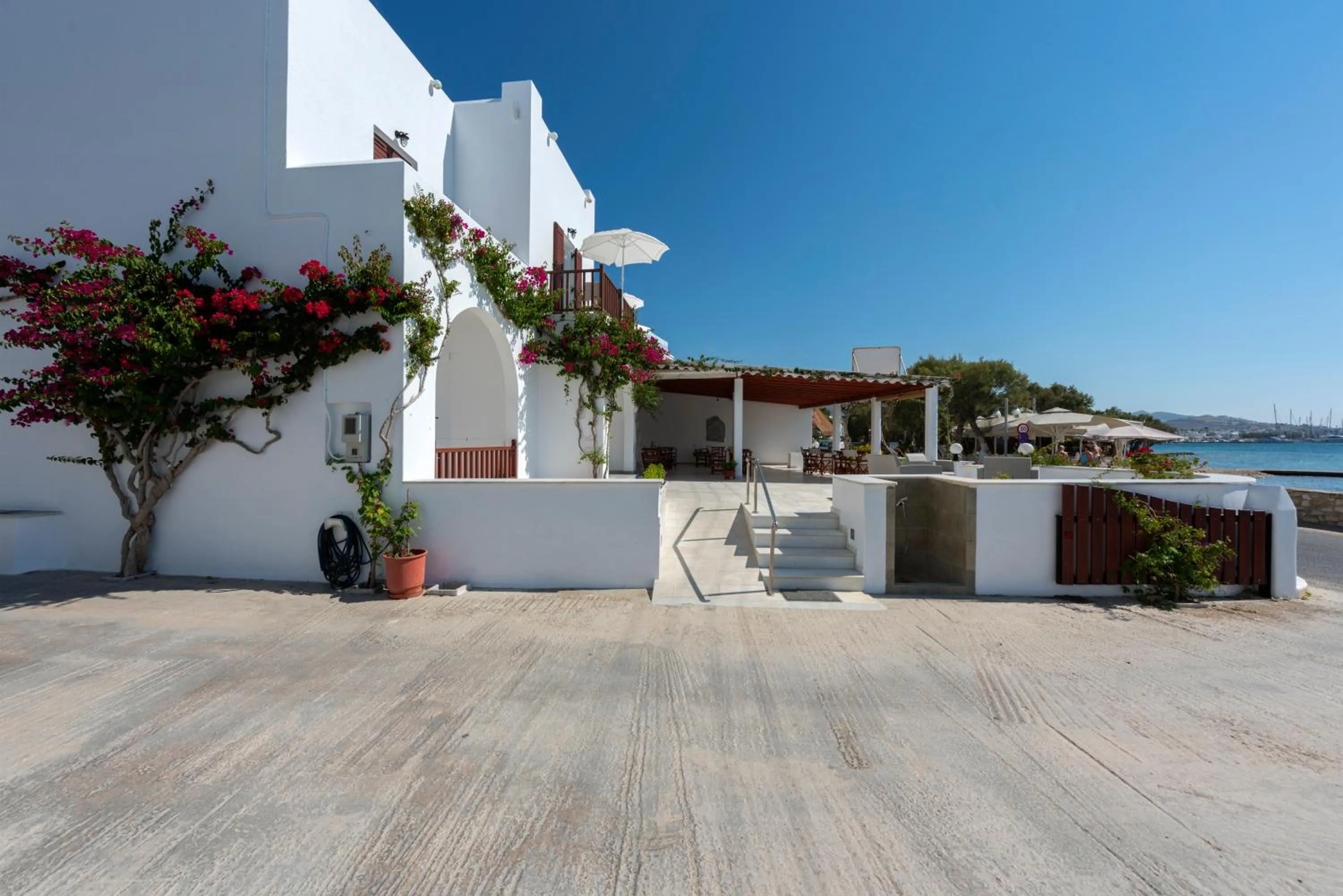 Irene Hotel - Beachfront