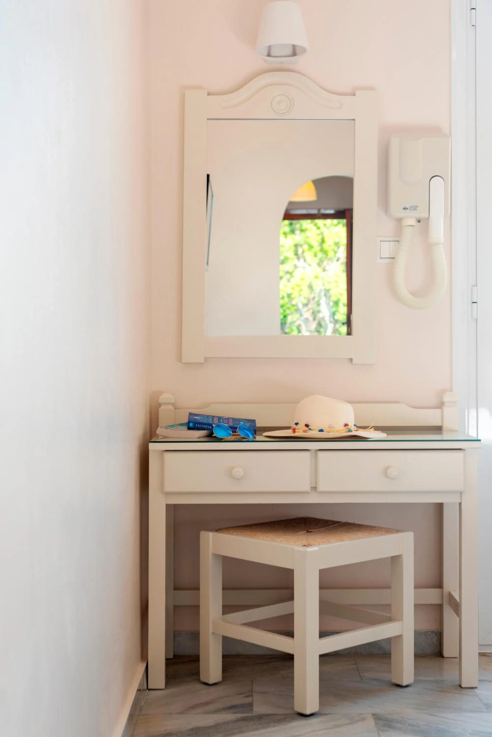 Irene Hotel - Beachfront