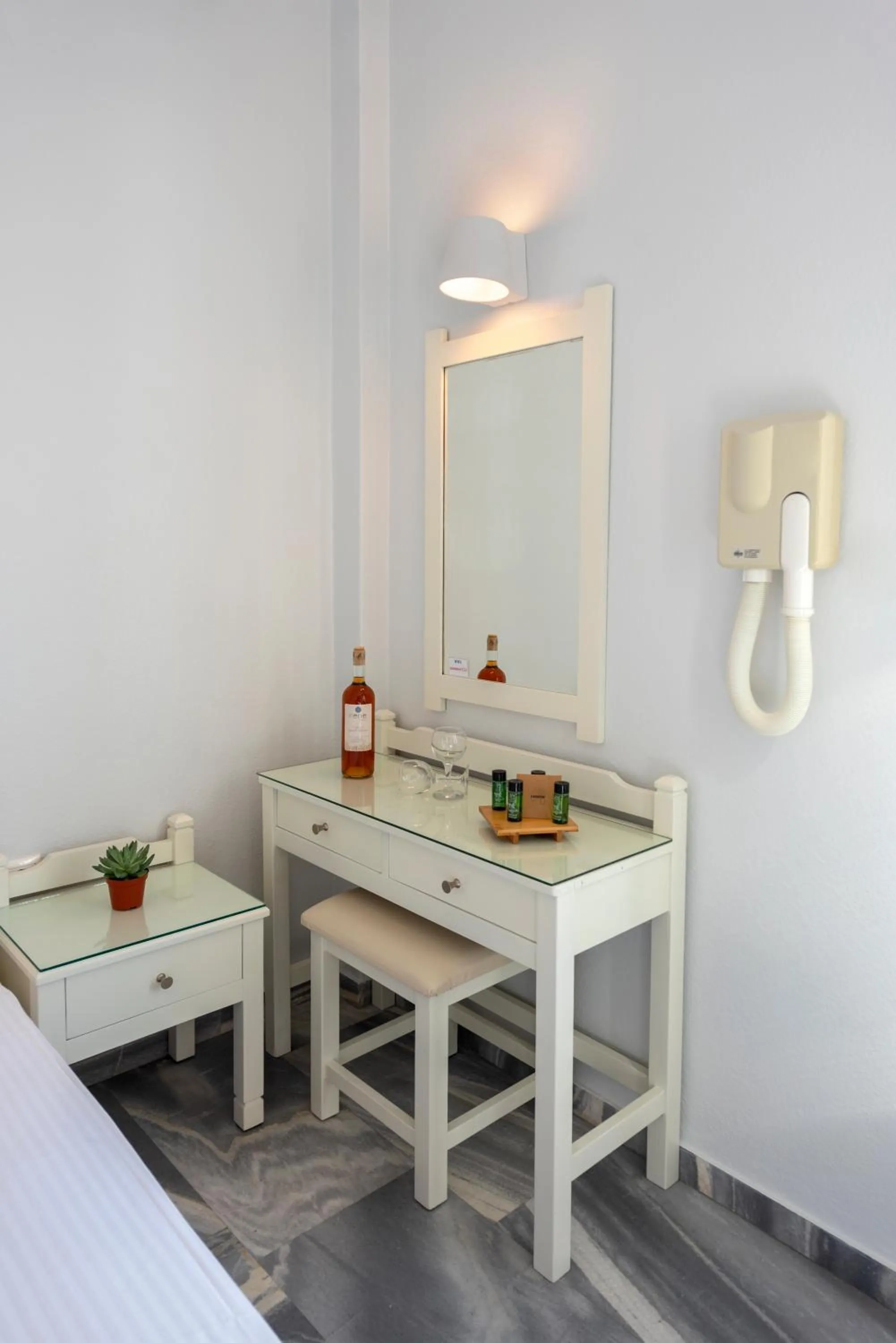 Irene Hotel - Beachfront