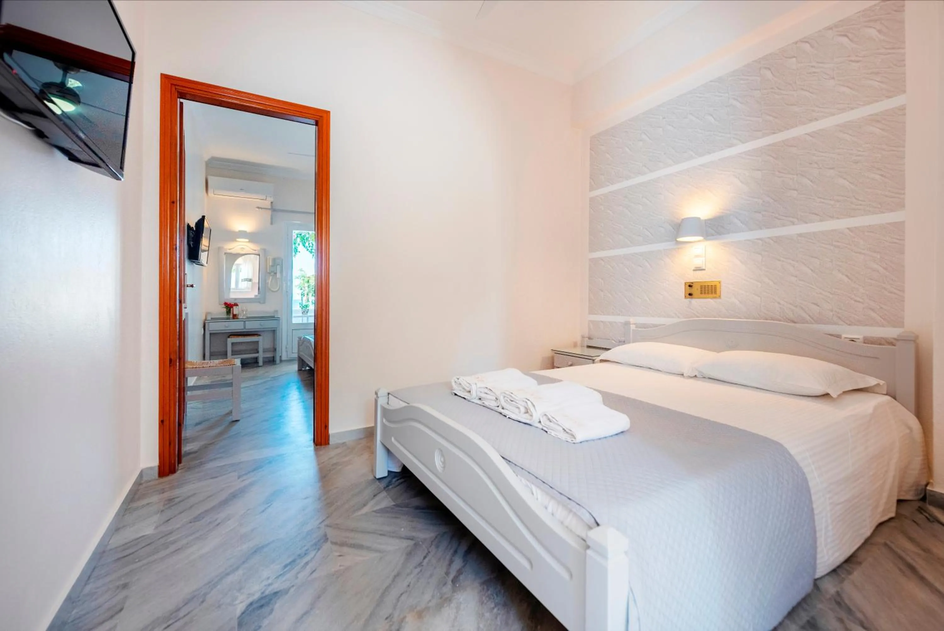 Irene Hotel - Beachfront