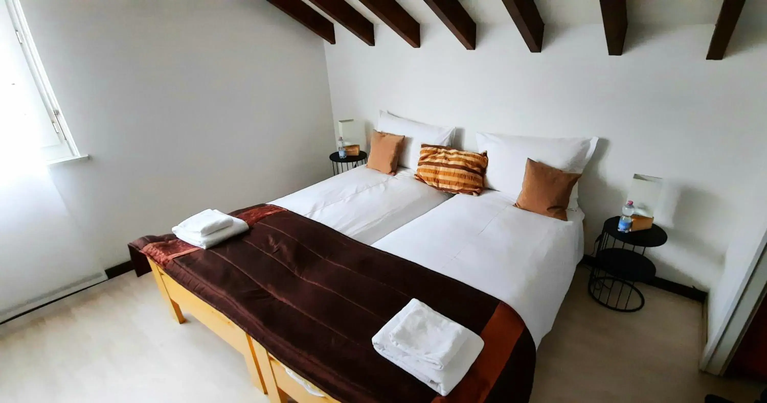 Double Room in Auberge de Duillier Double Room in Auberge de Duillier