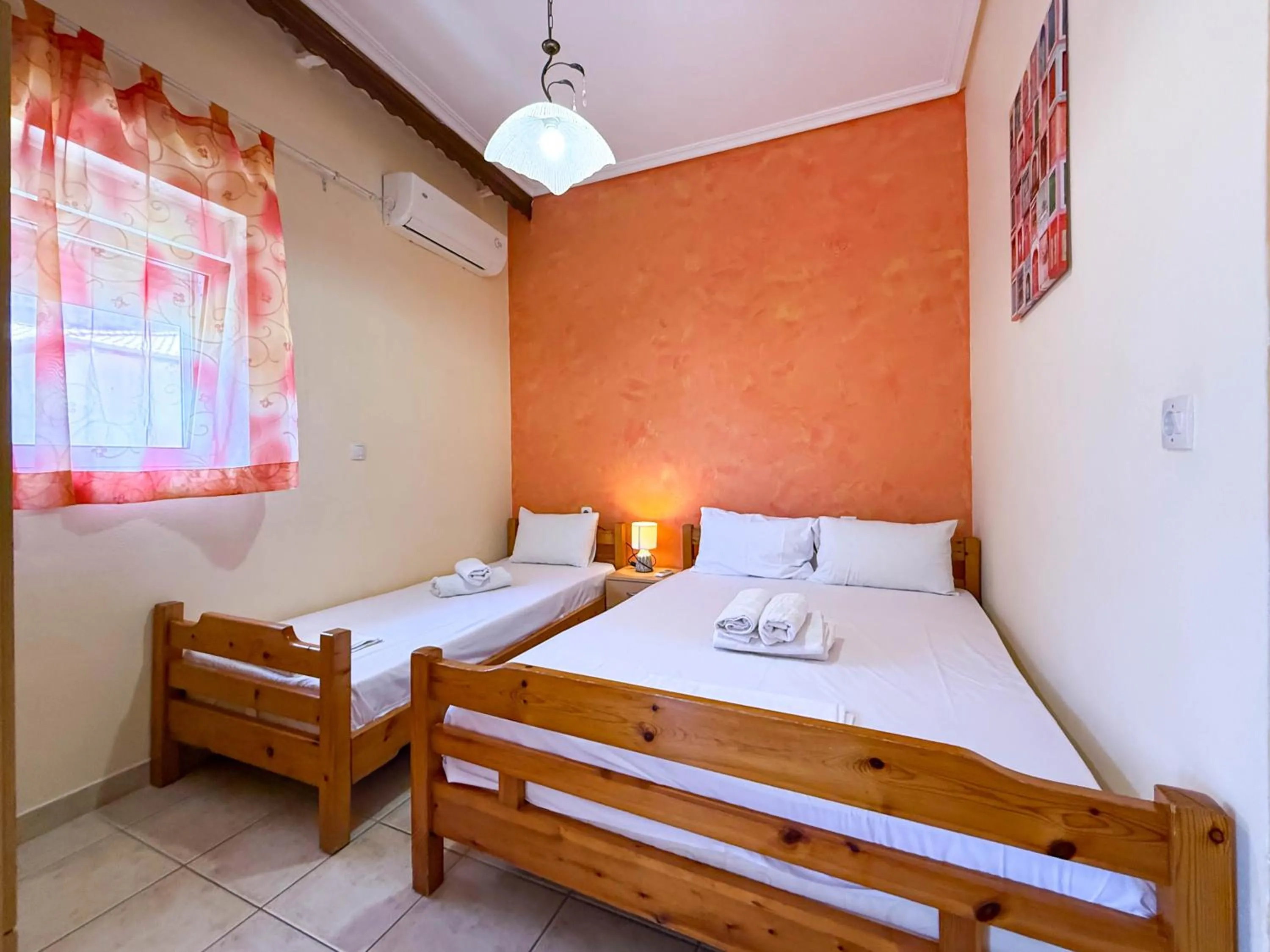 Photo of the whole room, Bed in Haus Olymp