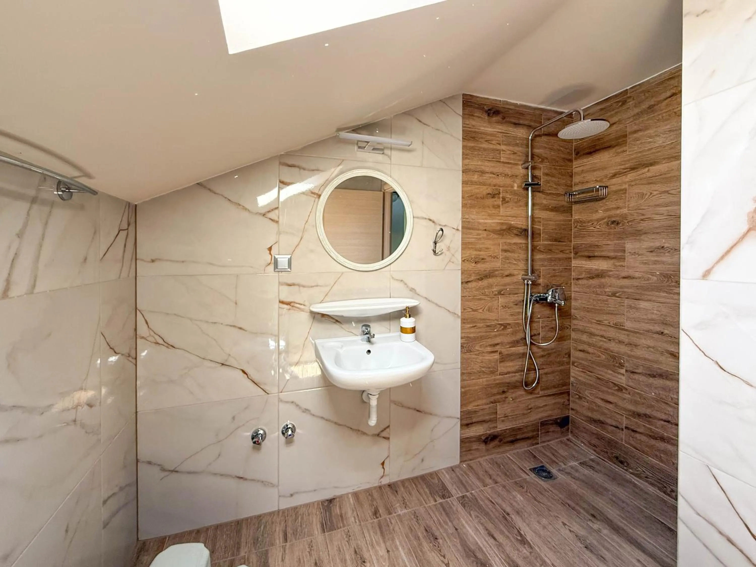 Shower in Haus Olymp